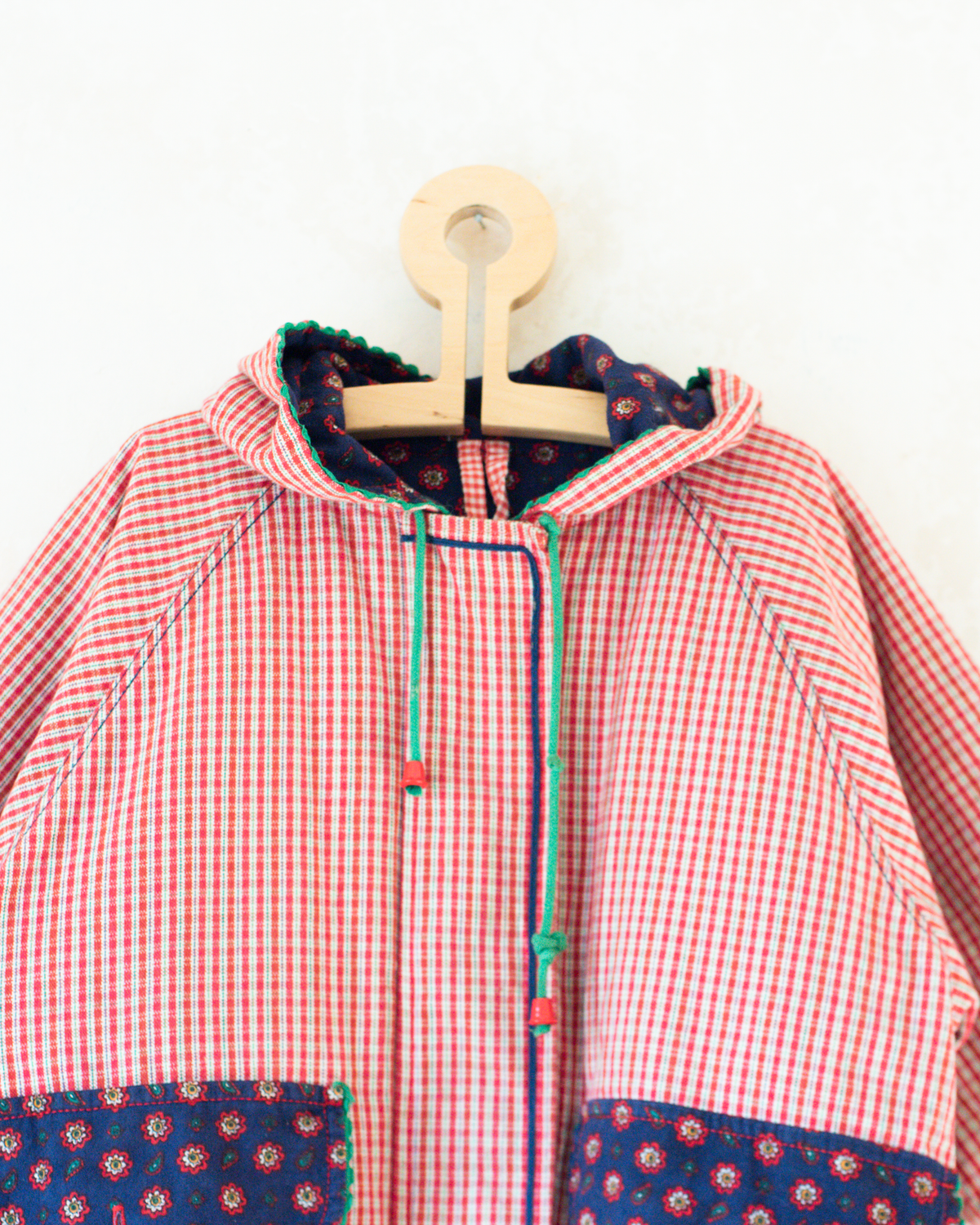 Plaid jacket with flowers and pointed hat | 5-6 years