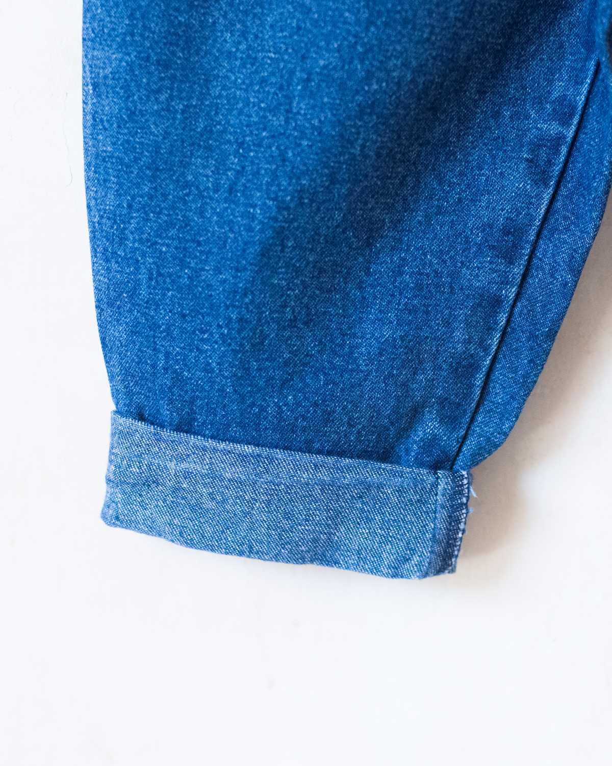 Denim overalls with children and balloons | 18-24 months