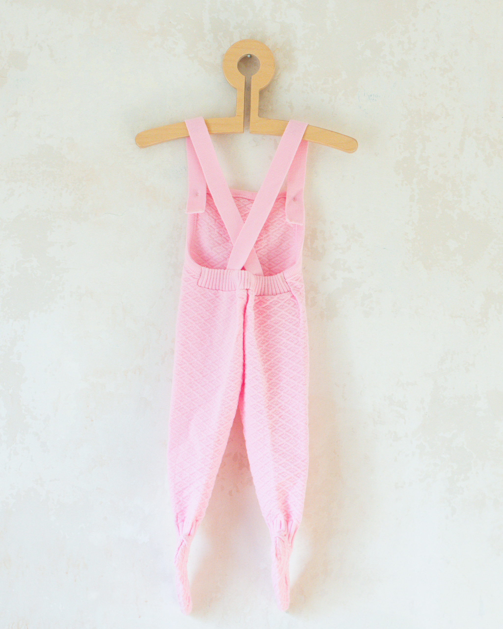 אוברול ורוד סרוג עם רגליות | דד סטוק צרפתי | 12-18 חודשים