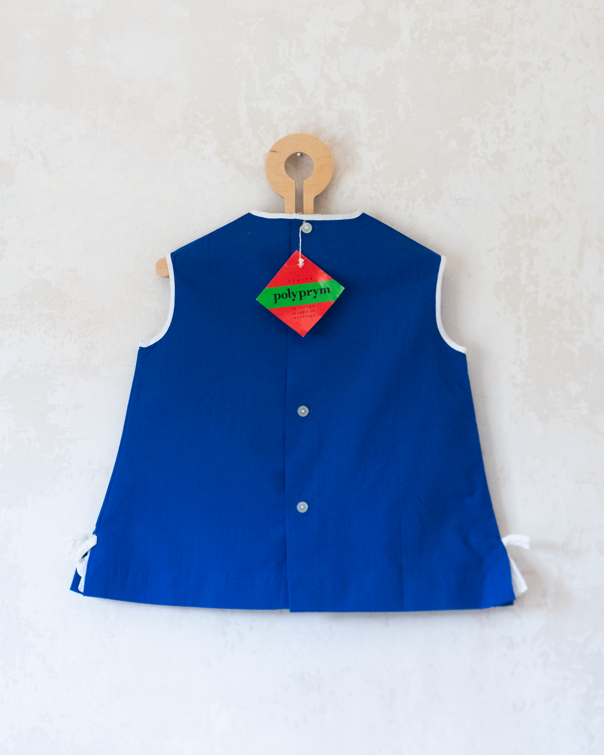 Blue dress with girl and flower embroidery | French deadstock from the sixties | 9-12 months