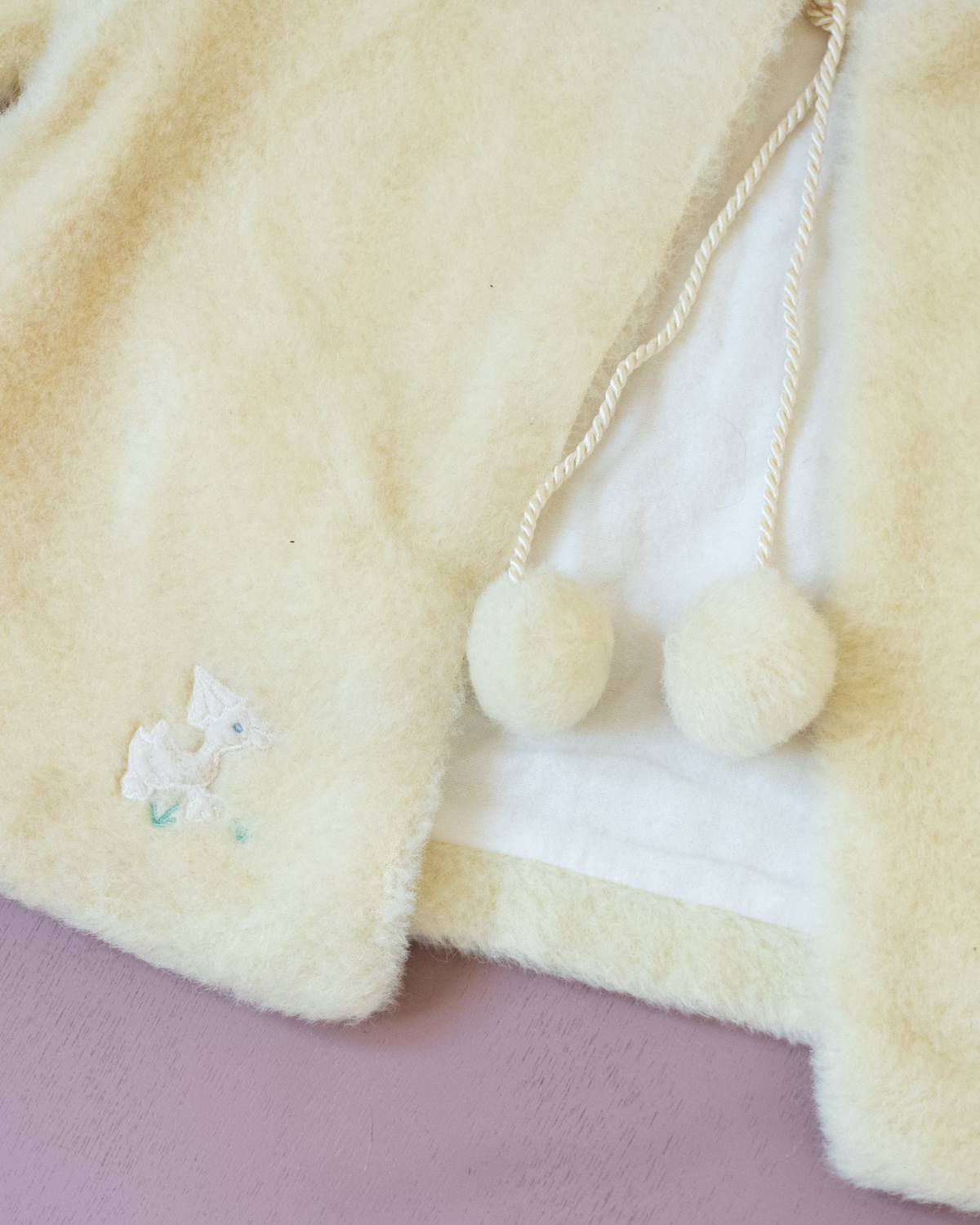 Furry cardigan with embroidered duck | Belgian deadstock from the 70s | 12-18 months