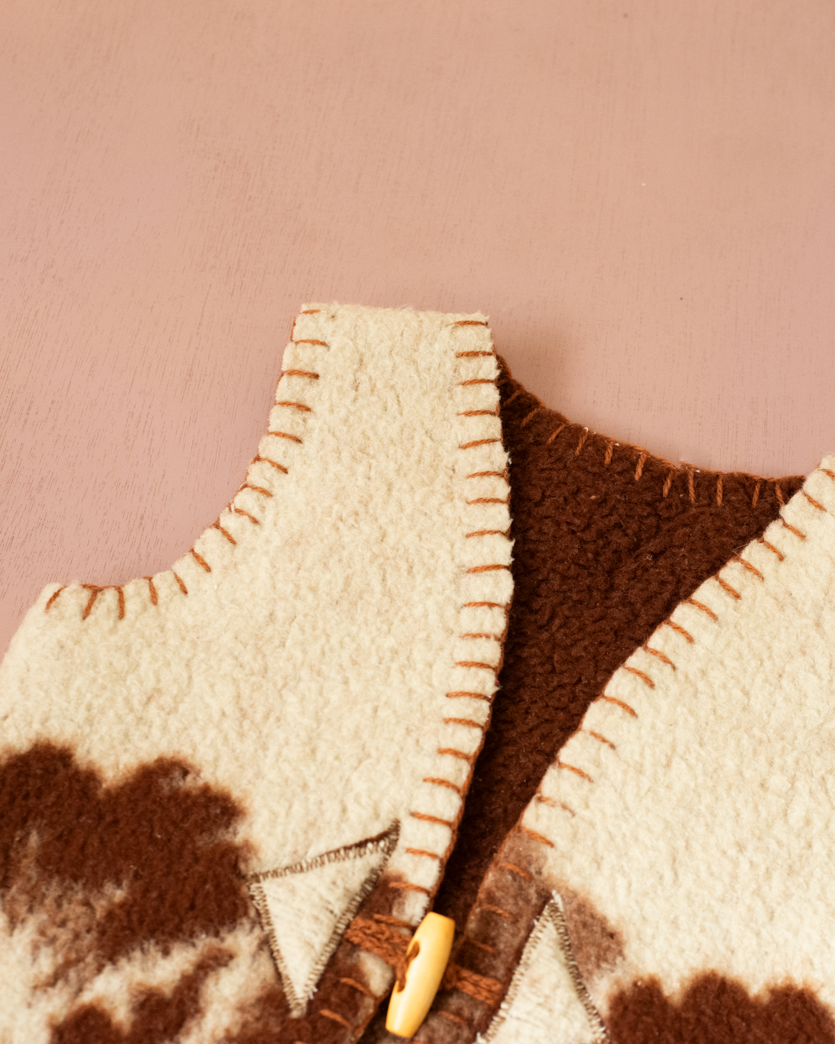 Upcycled beige wool vest with flowers | 9-12 months