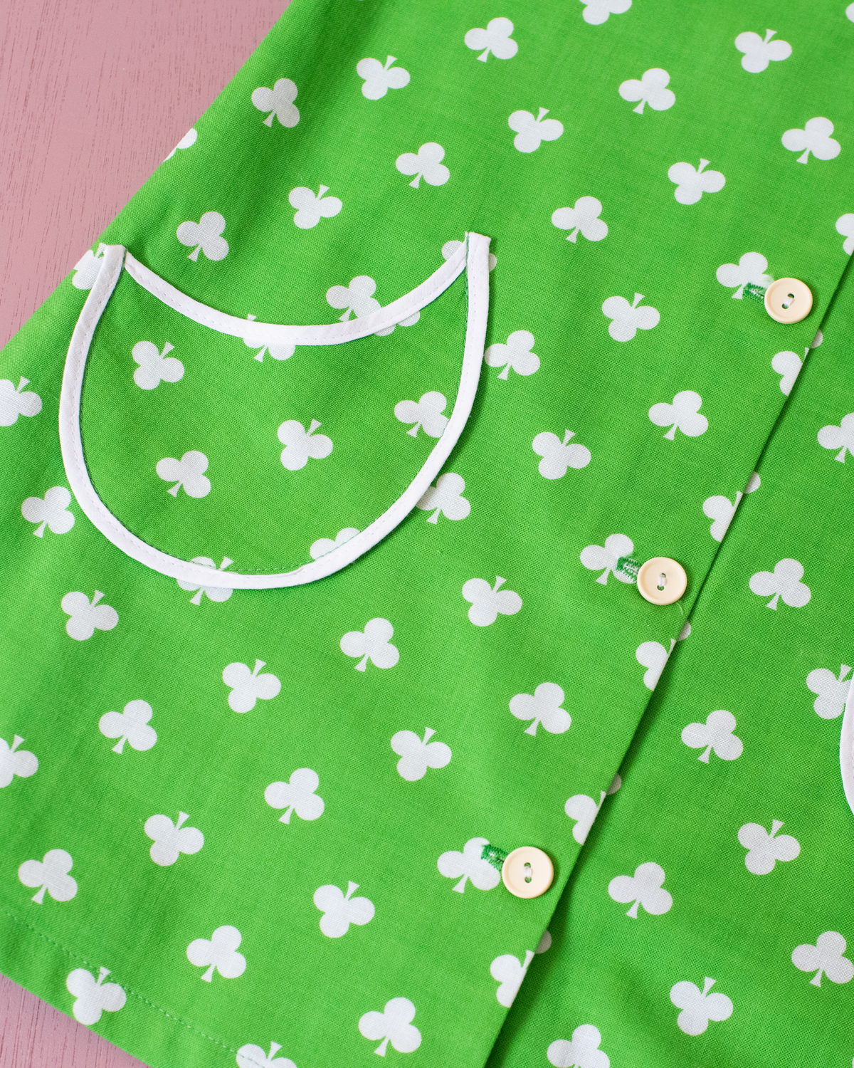 Green dress with shamrocks | French deadstock from the 70s | 4-5 years