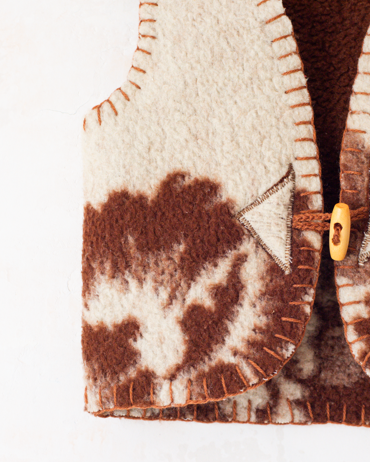 Upcycled beige wool vest with flowers | 9-12 months