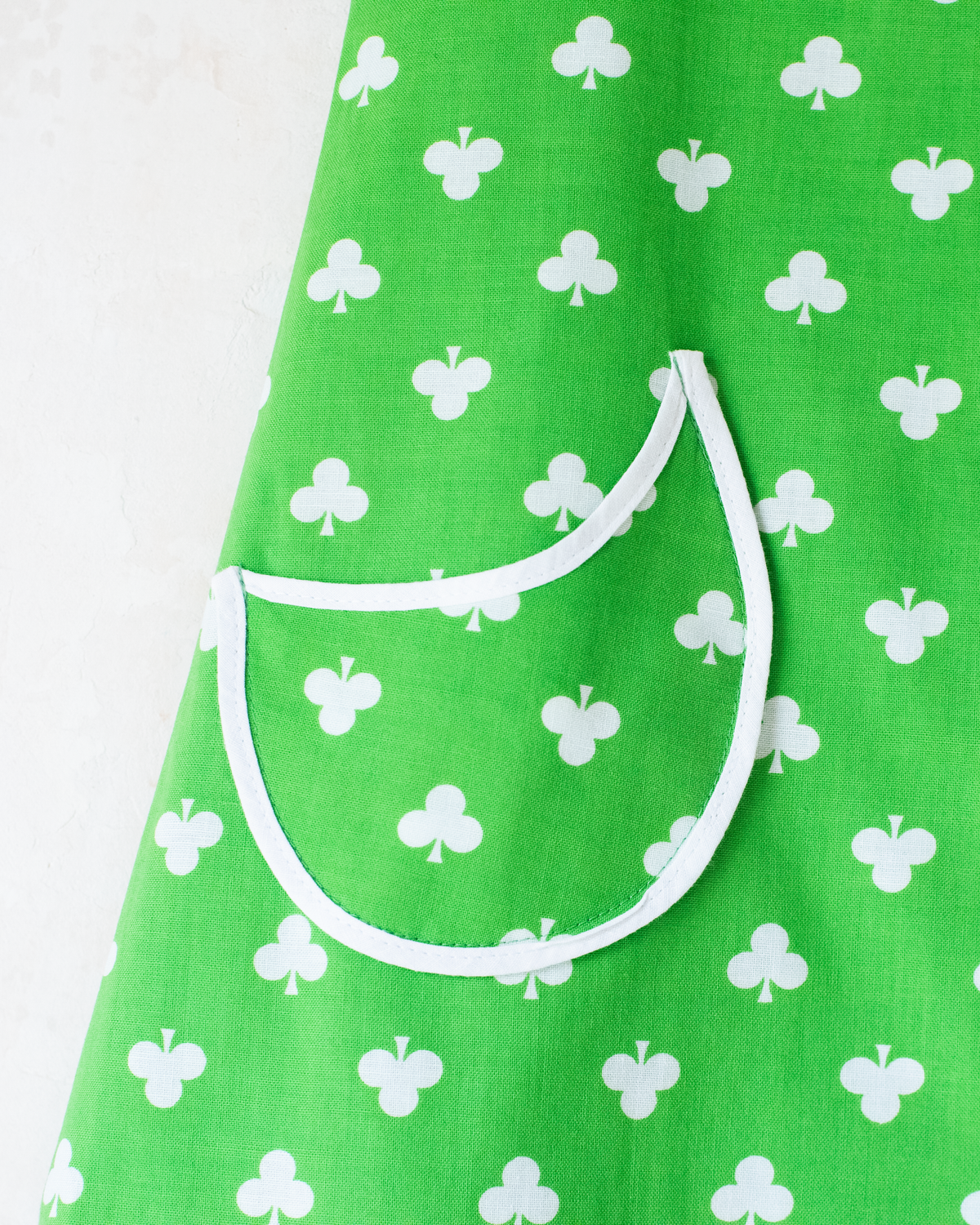Green dress with shamrocks | French deadstock from the 70s | 4-5 years