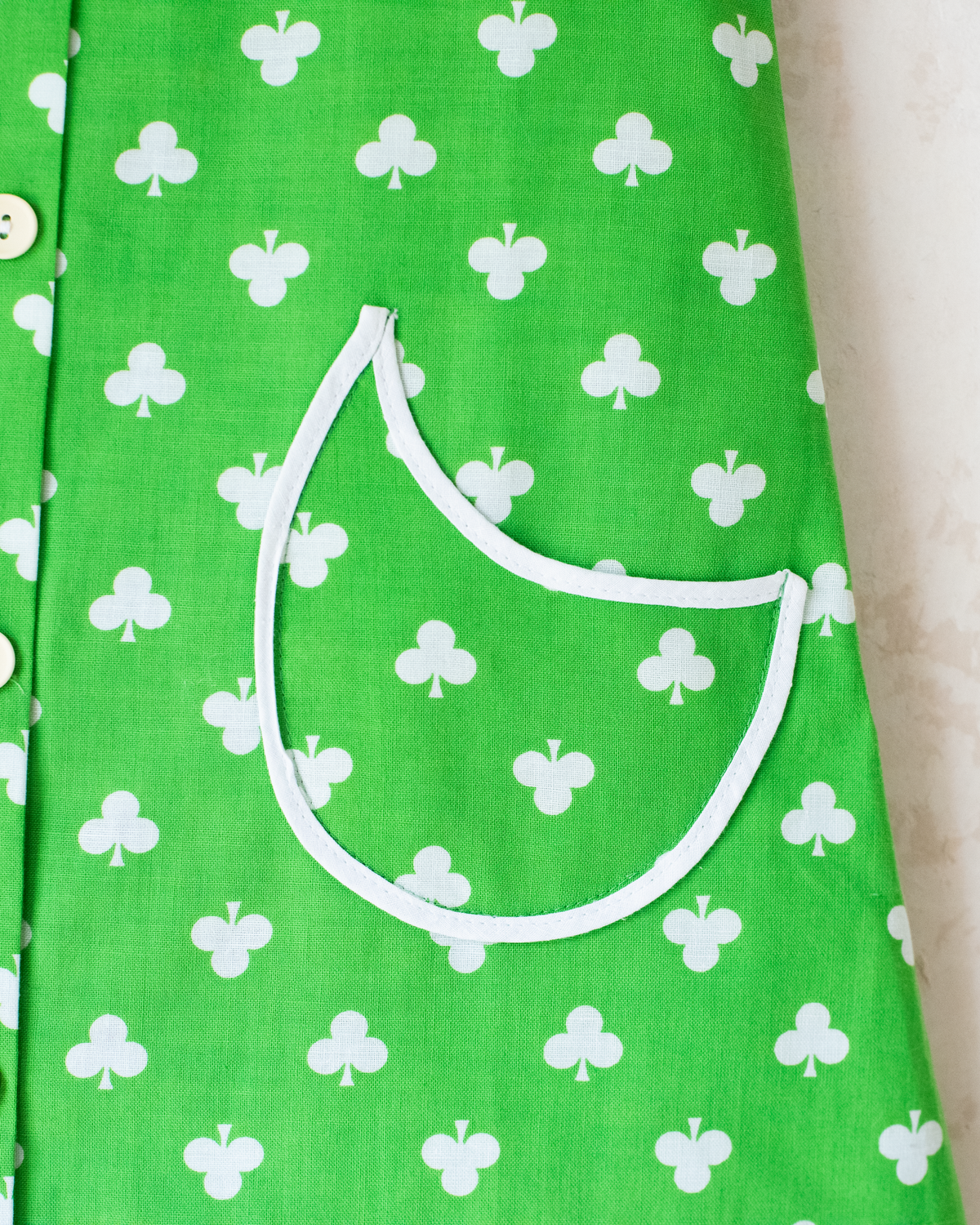 Green dress with shamrocks | French deadstock from the 70s | 4-5 years