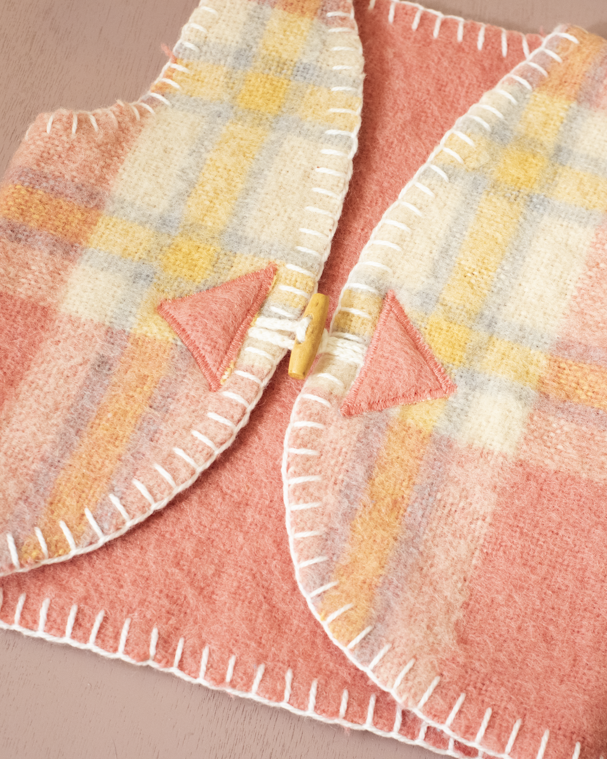 אפודת צמר ממוחדשת ורודה | 9-12 חודשים