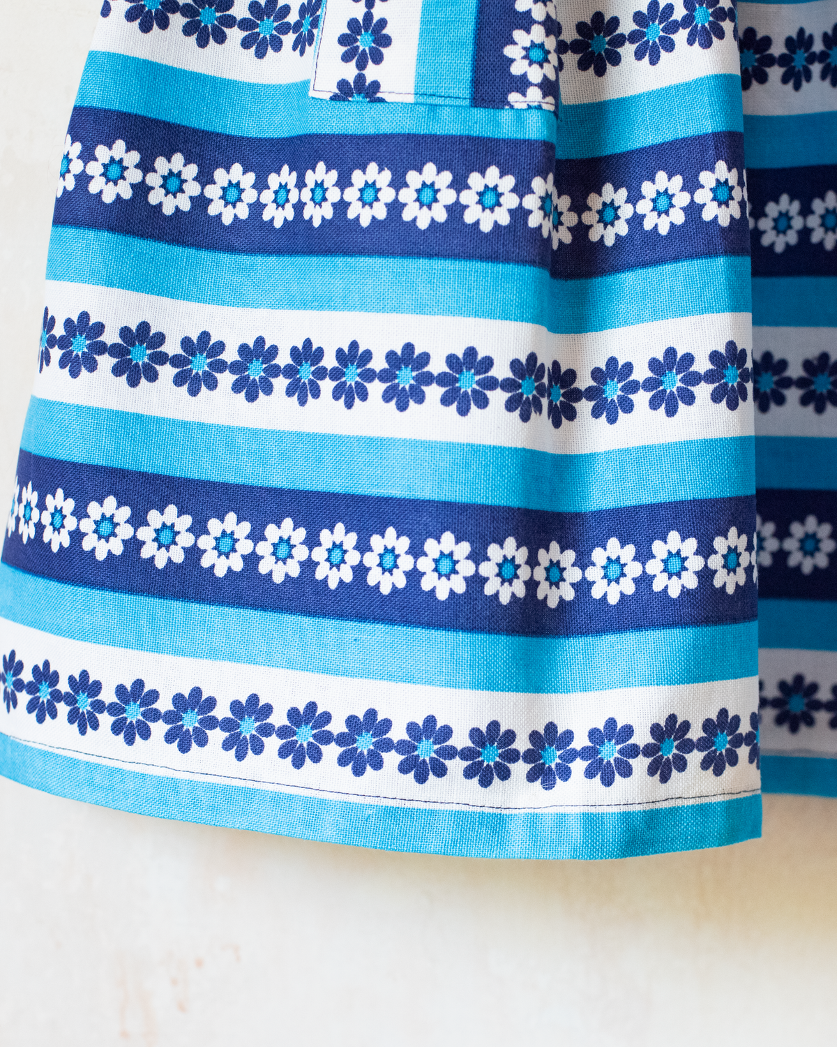 Blue dress with flowers | French deadstock from the 70s | 6-7 years