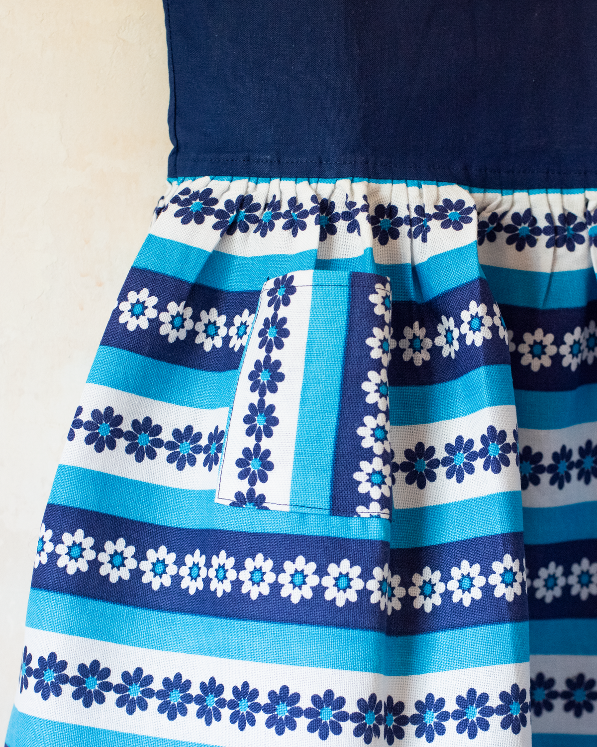 Blue dress with flowers | French deadstock from the 70s | 6-7 years