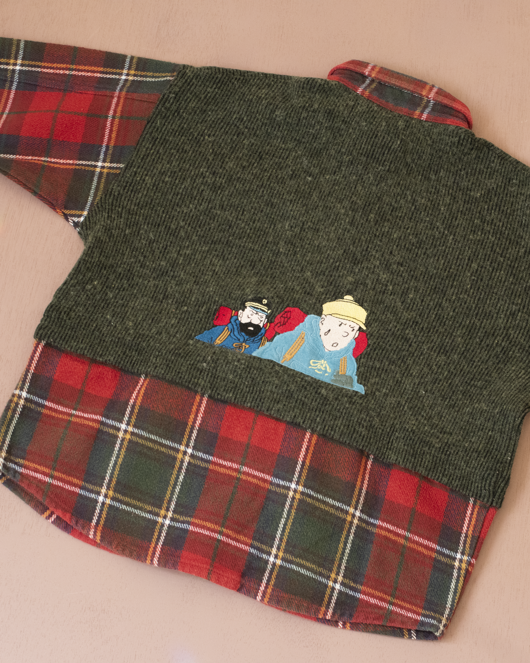 חולצה משובצת עם צמר ורקמות של טינטין | 5-6 שנים