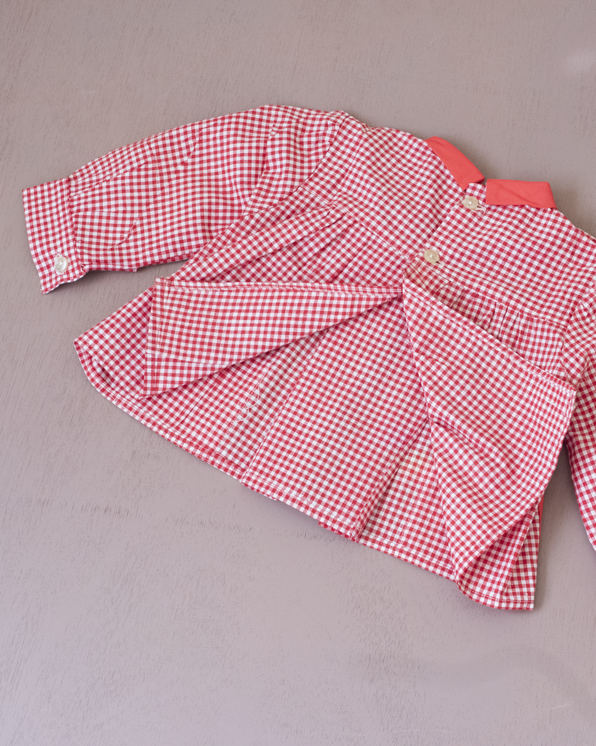 חולצה משובצת עם כלבים בכיסים | דד סטוק צרפתי מהסיקסטיז | 12-18 חודשים