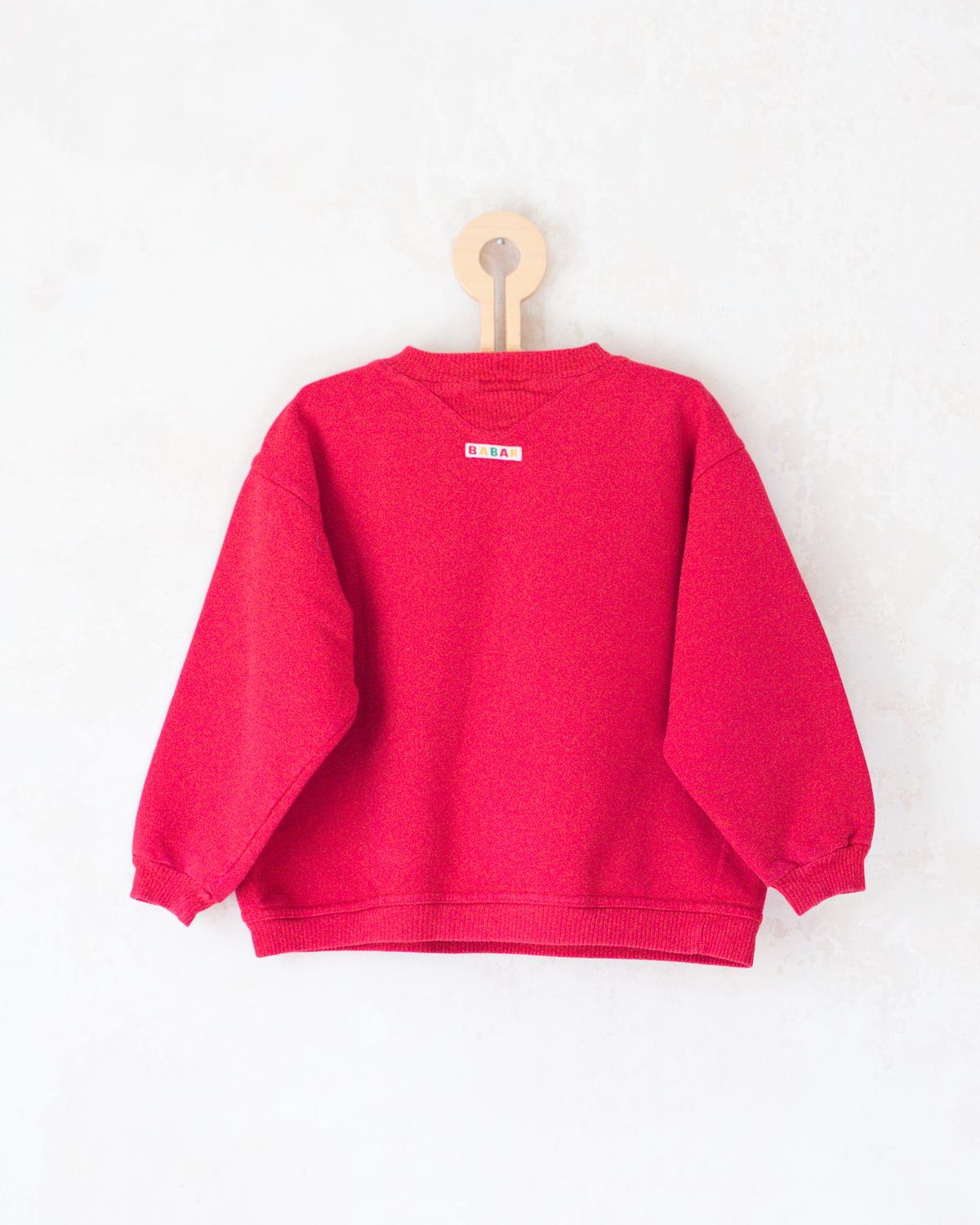 Red sweatshirt with King Babar embroidery | 5-6 years