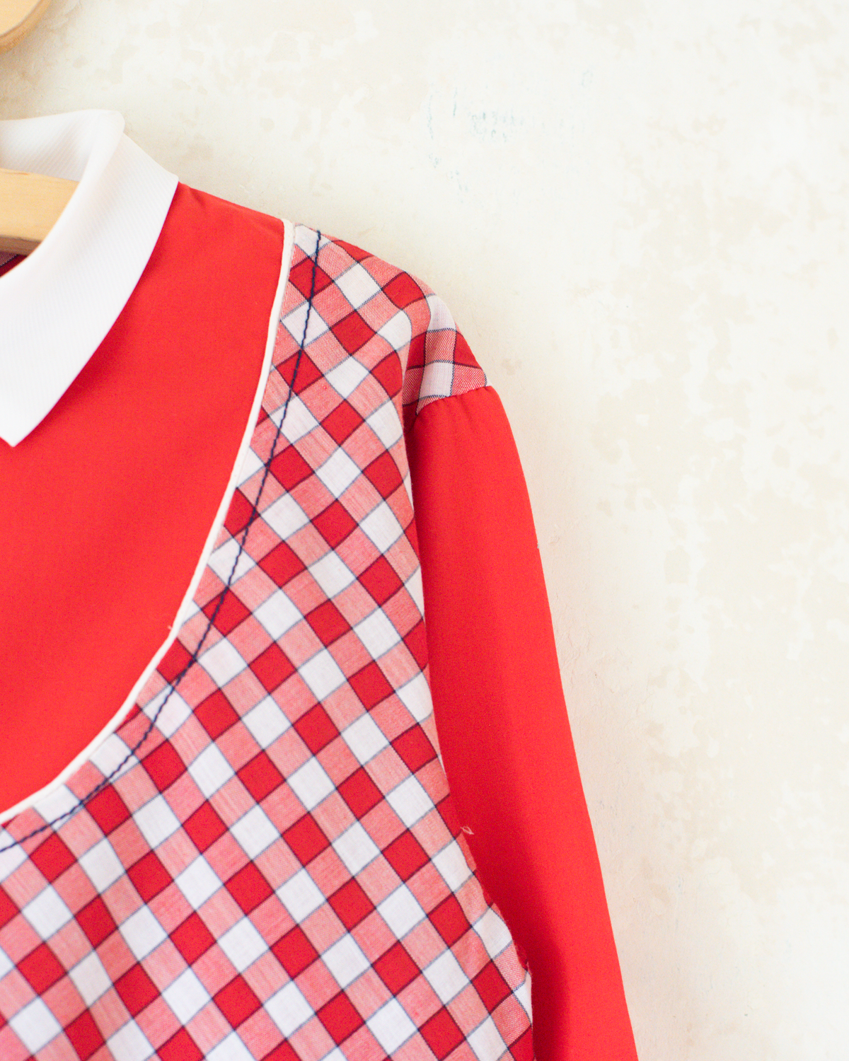 Red and white plaid dress | French deadstock from the seventies | 10-11 years