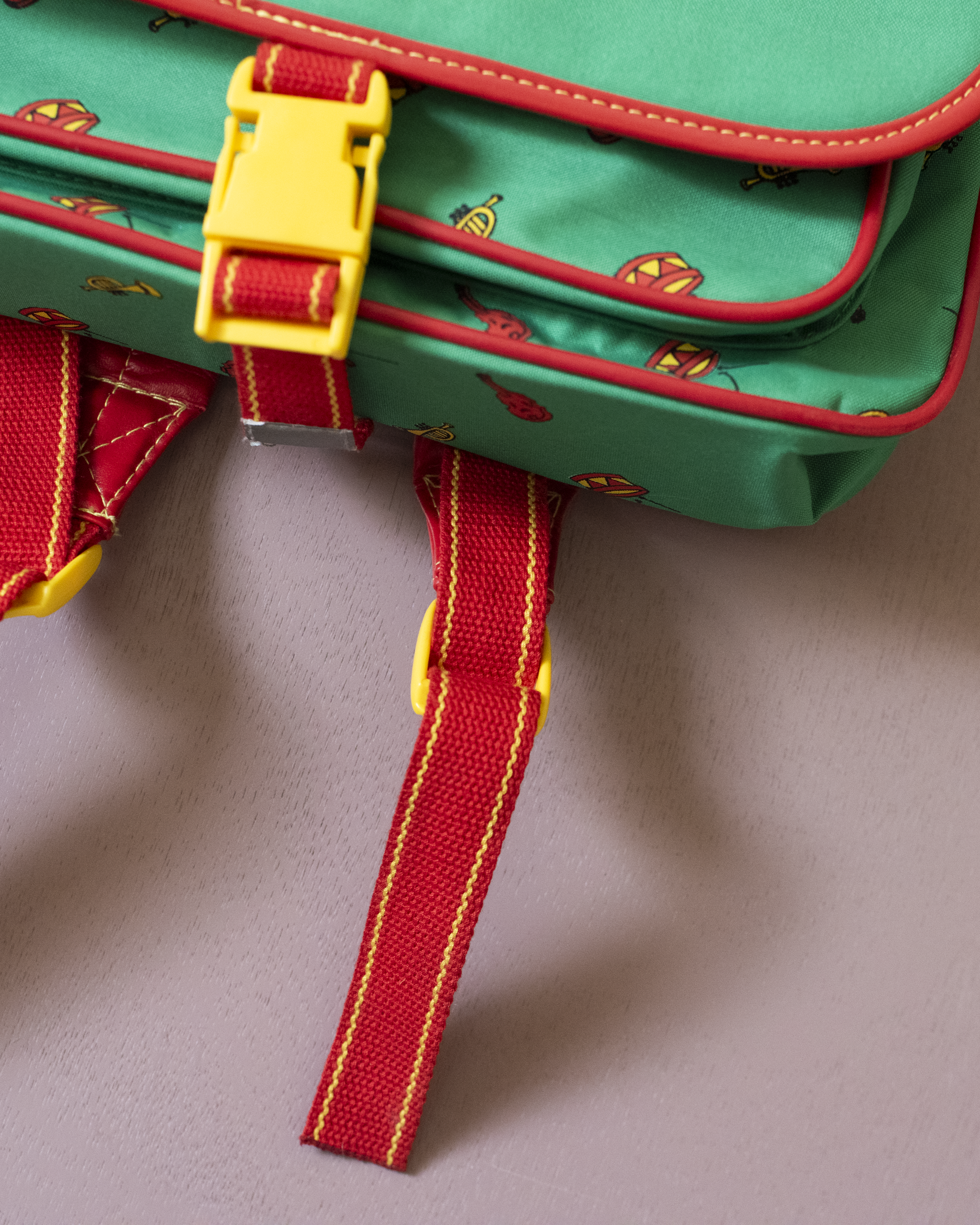 ילקוט ירוק | המלך בבר מנגן