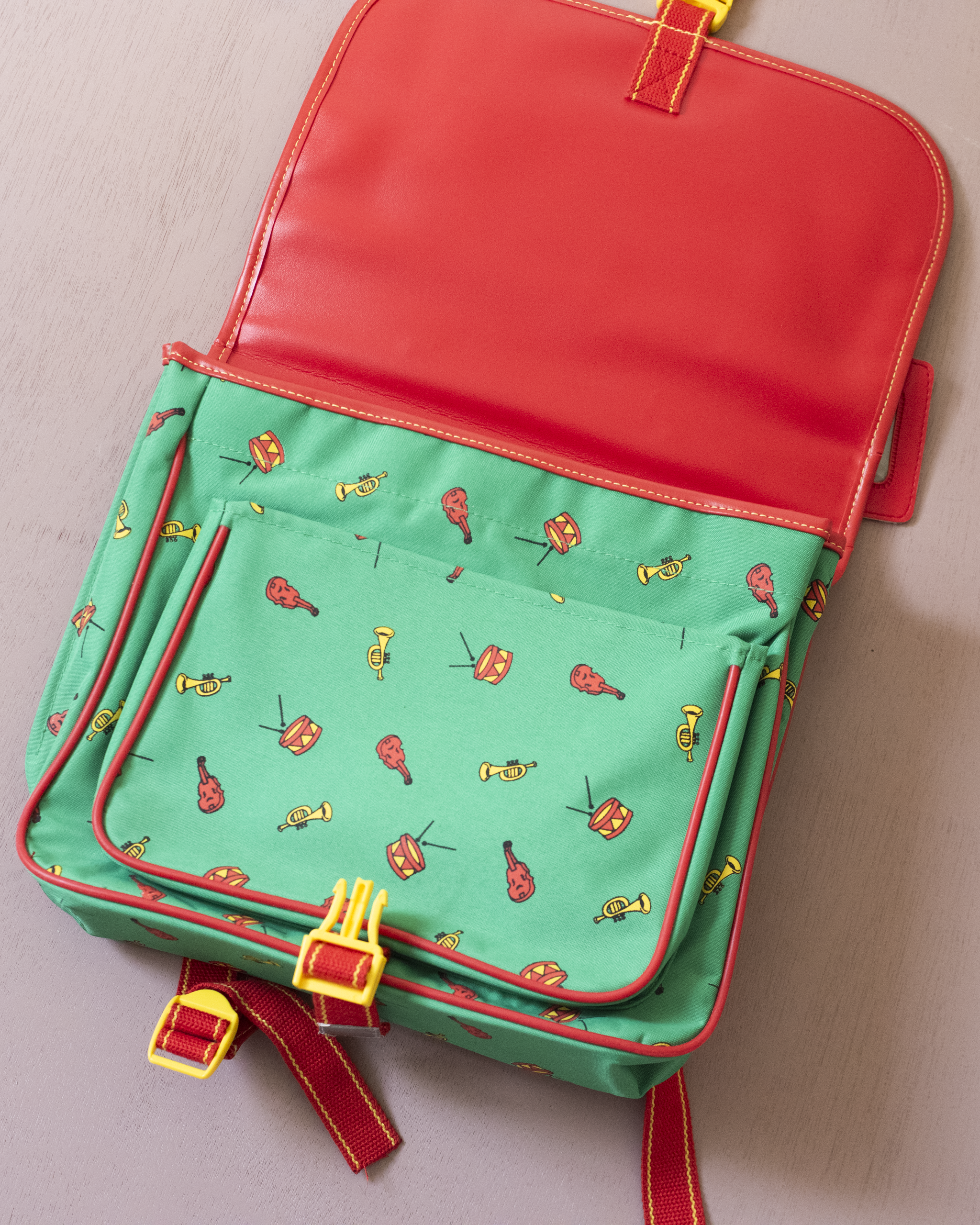 ילקוט ירוק | המלך בבר מנגן