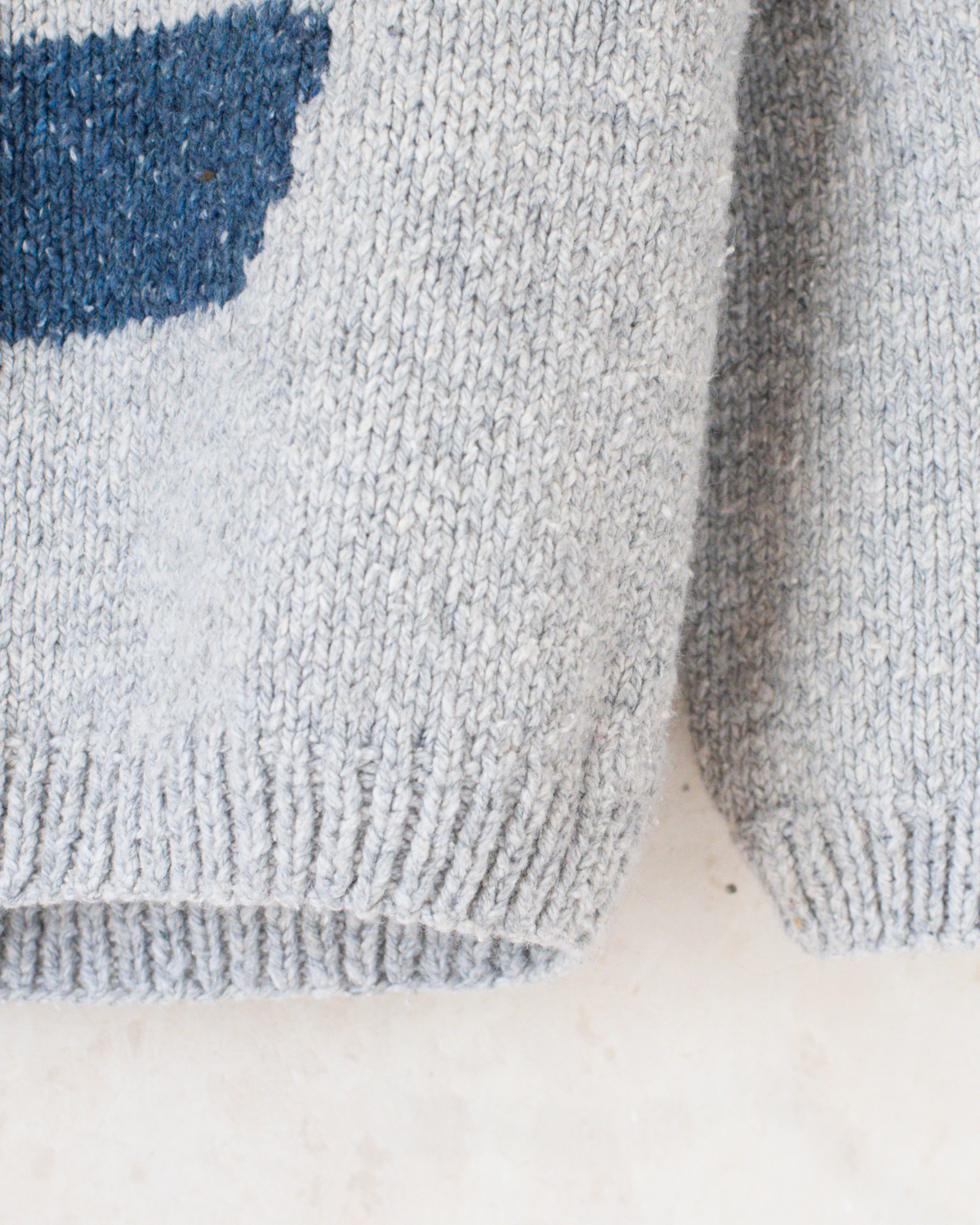 Grey knit with sailboat | 5-6 years