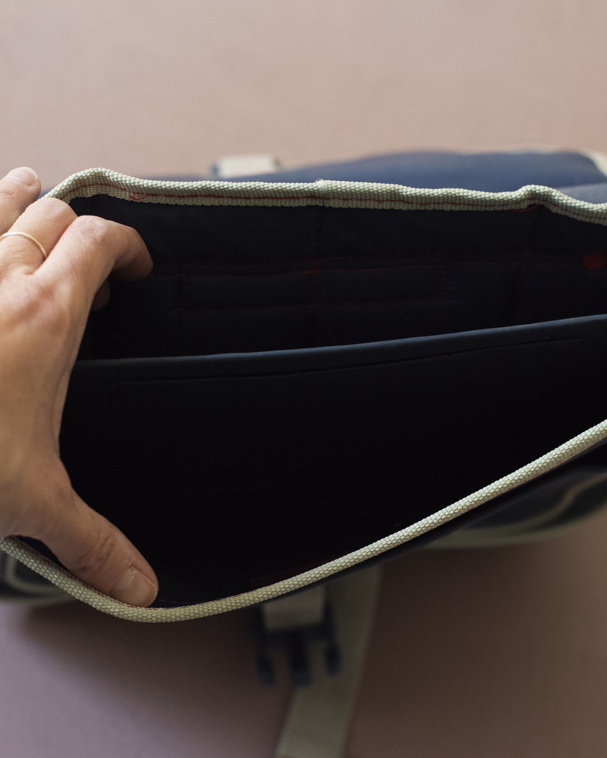 ילקוט כחול | הלך בבר במכונית