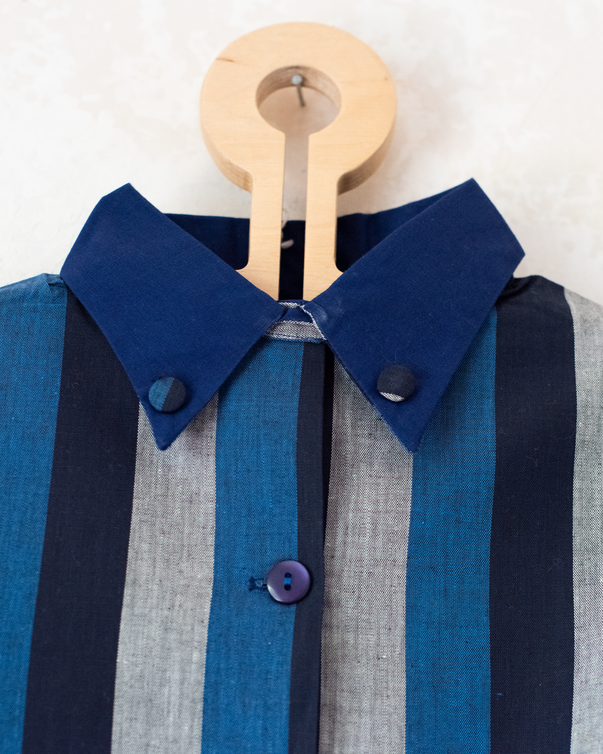 Striped shirt with belt at the waist | French deadstock from the seventies | 7-8 years