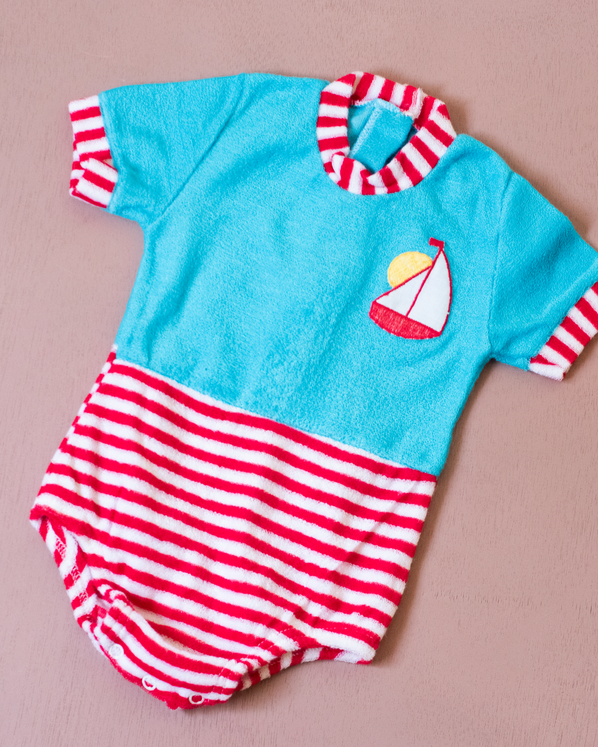 Colorful terry cloth romper with stripes and a sailboat | Spanish dead stock | 3-6 months