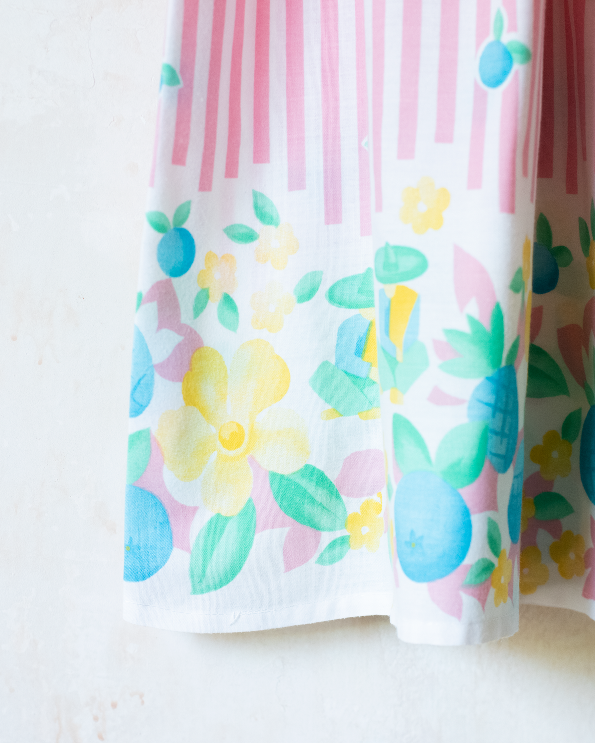 Pink and white striped dress with blueberries, sombrero and flowers | 6-7 years