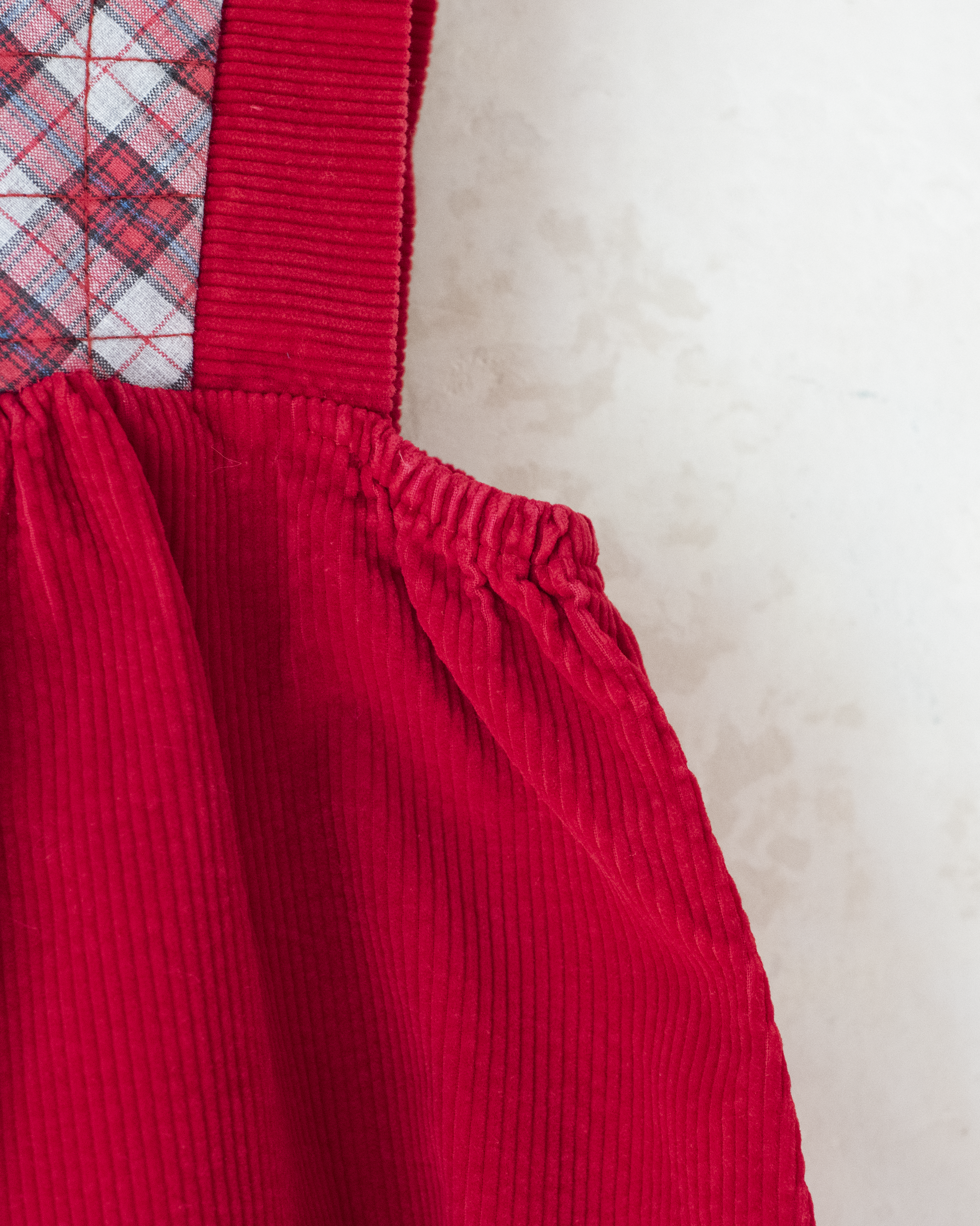 שמלת קורדרוי אדומה עם משבצות | 5-6 שנים