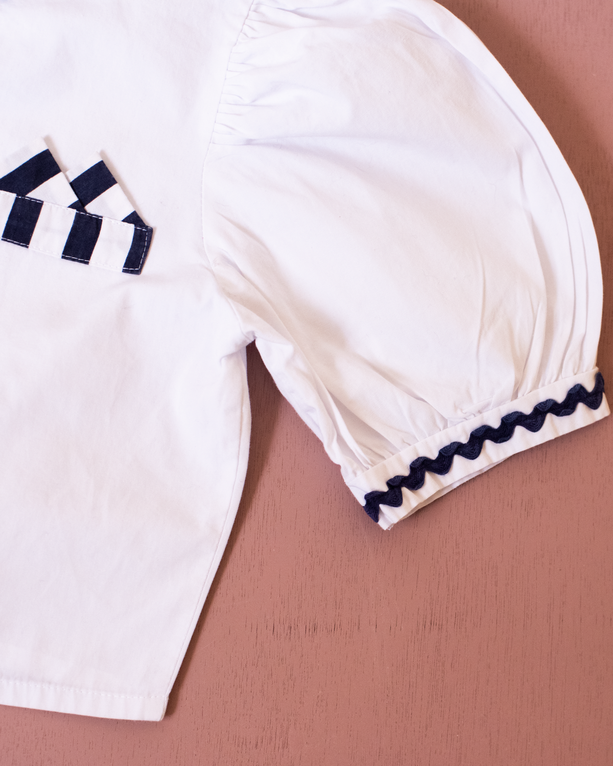 White camisole with lace and pocket | 9-10 years