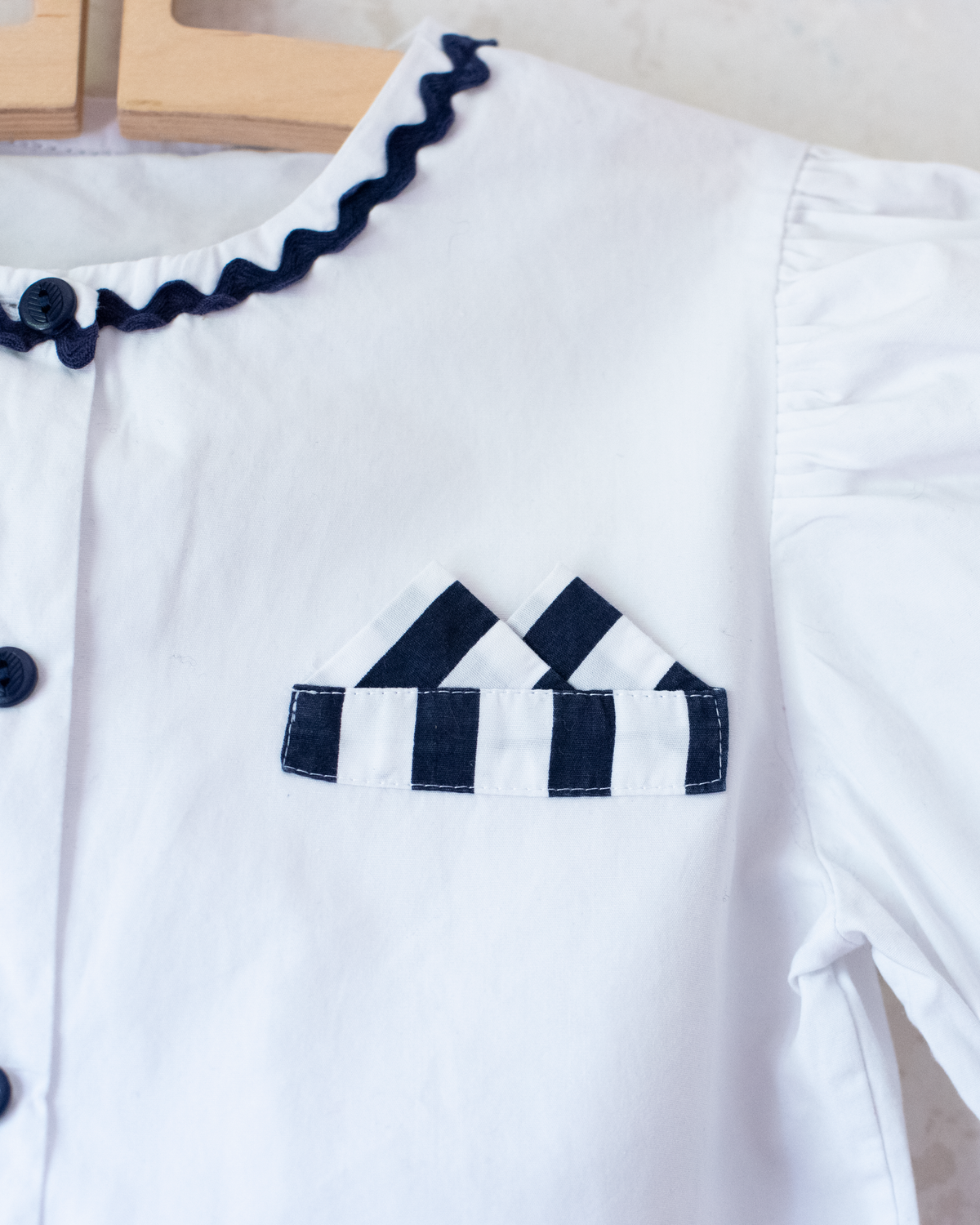 White camisole with lace and pocket | 9-10 years