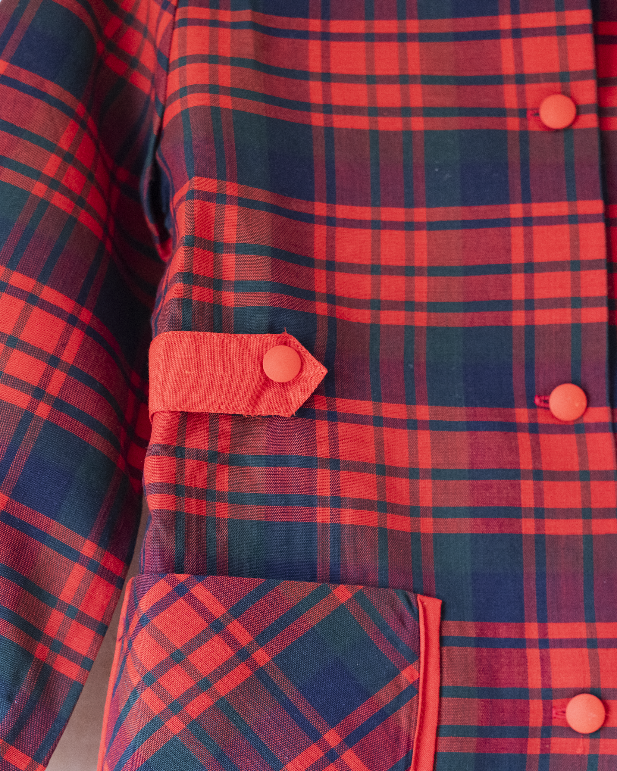 טוניקה אדומה משובצת  | דד סטוק צרפתי מהסבנטיז | 5-6 שנים