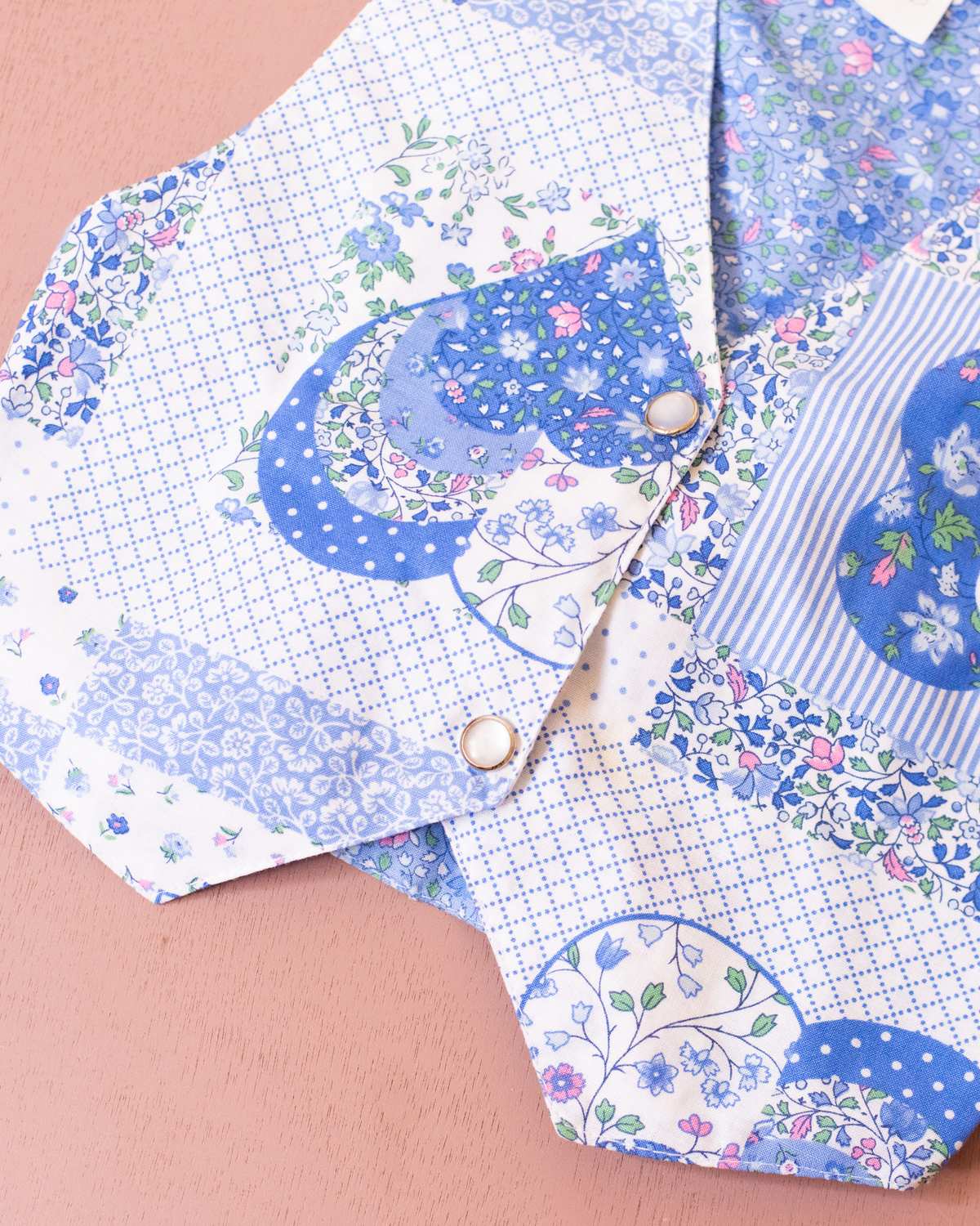 Nostalgic cardigan with patchwork print | 9-12 months