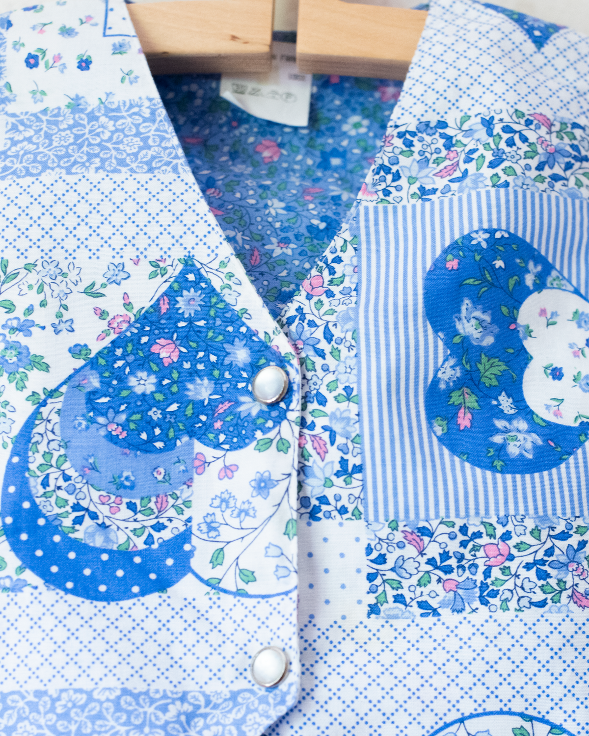 Nostalgic cardigan with patchwork print | 9-12 months