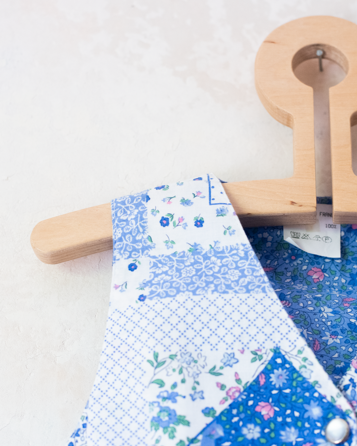Nostalgic cardigan with patchwork print | 9-12 months