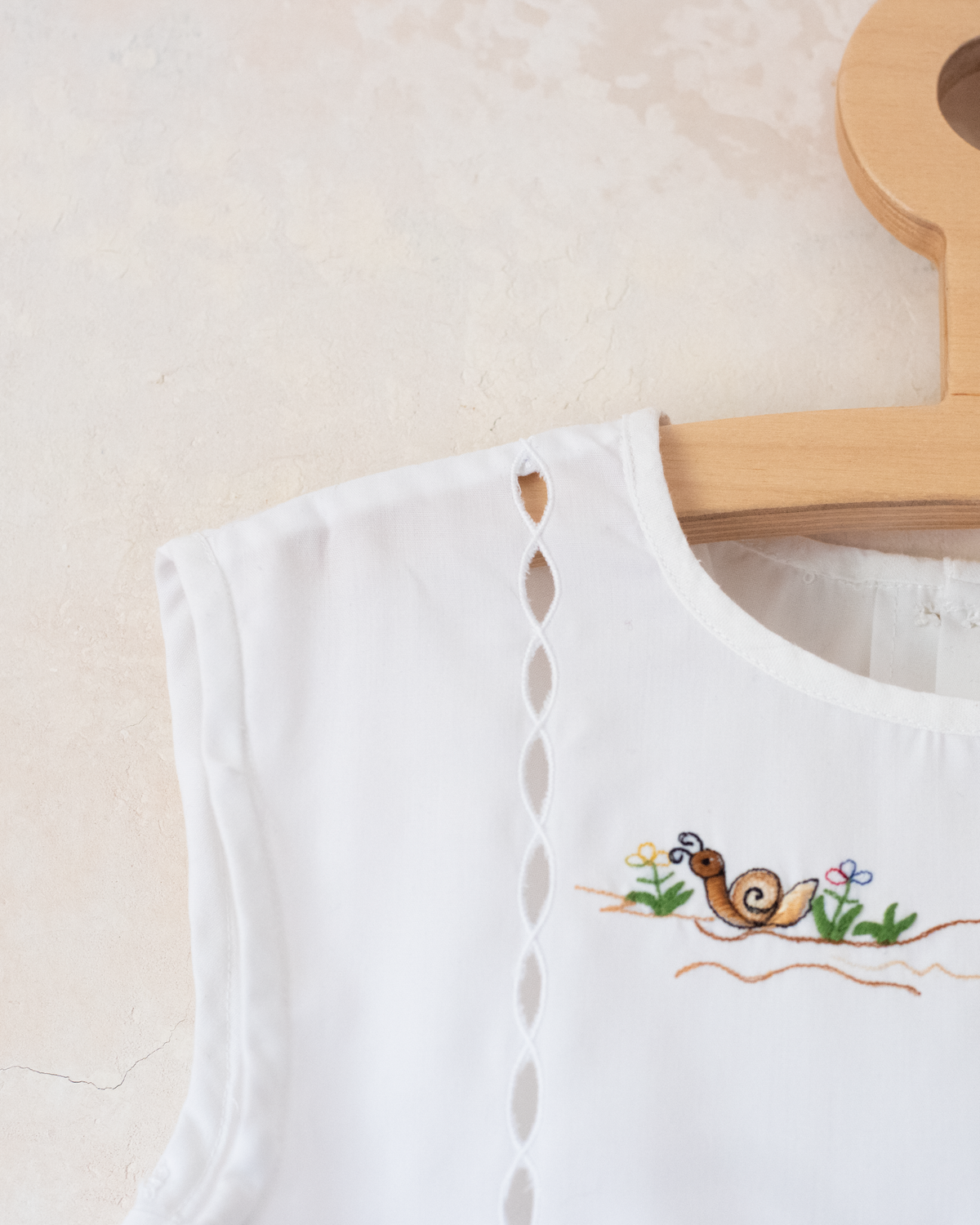 White dress with Little Red Riding Hood embroidery | 4-5 years