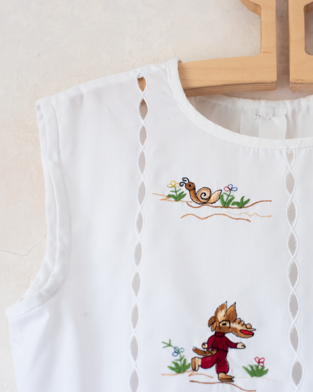 White dress with Little Red Riding Hood embroidery | 4-5 years