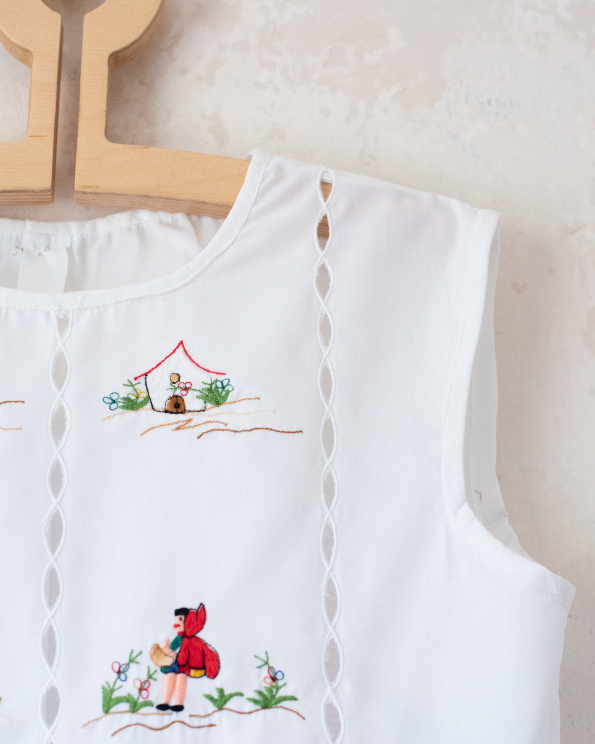 White dress with Little Red Riding Hood embroidery | 4-5 years