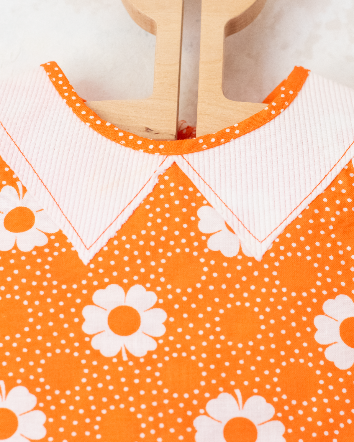 Orange dress with flowers from the 70s | 18-24 months