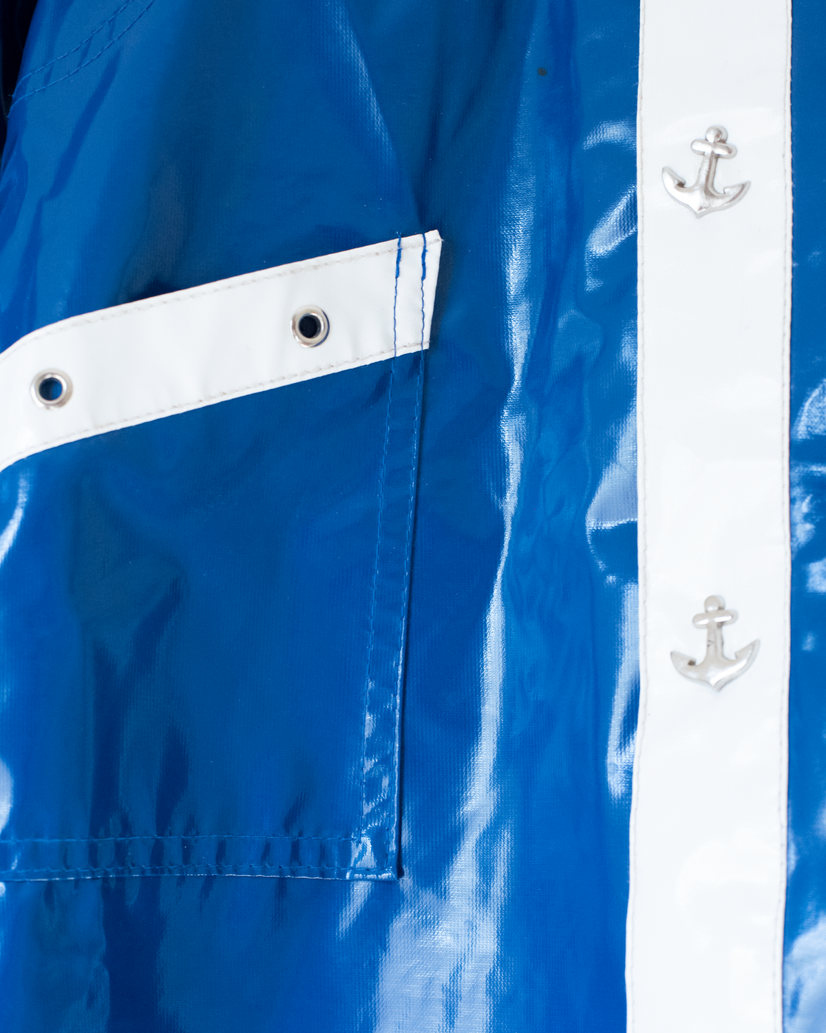 Blue raincoat with anchor buttons | 4-5 years