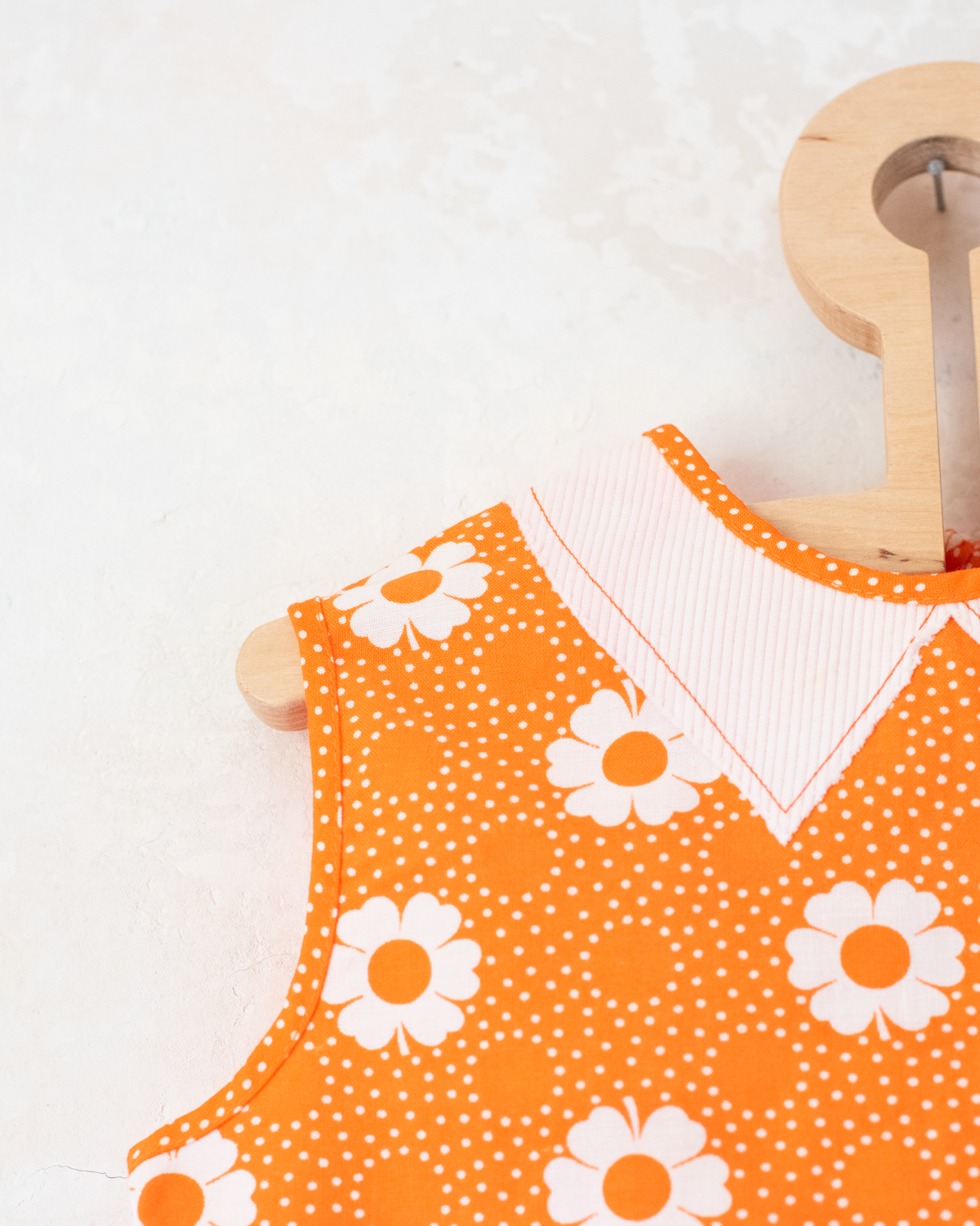 Orange dress with flowers from the 70s | 18-24 months