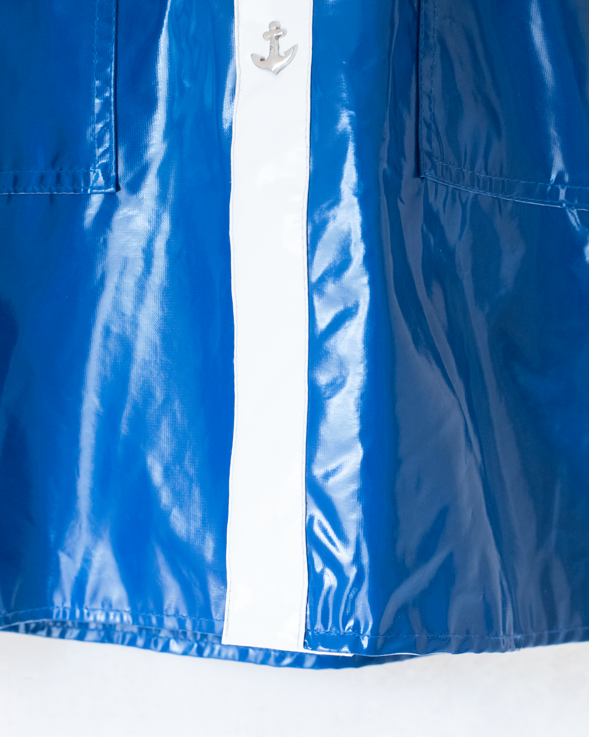 Blue raincoat with anchor buttons | 4-5 years