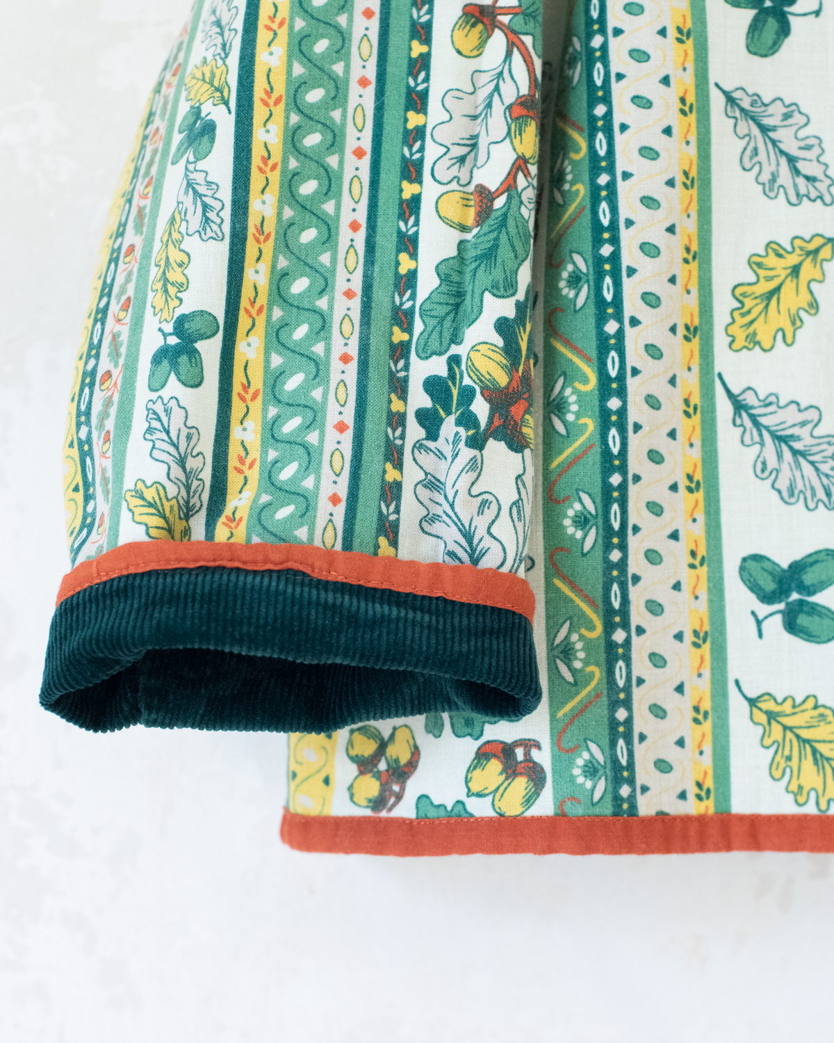 Reversible jacket with leaves, acorns and corduroy | 5-6 years