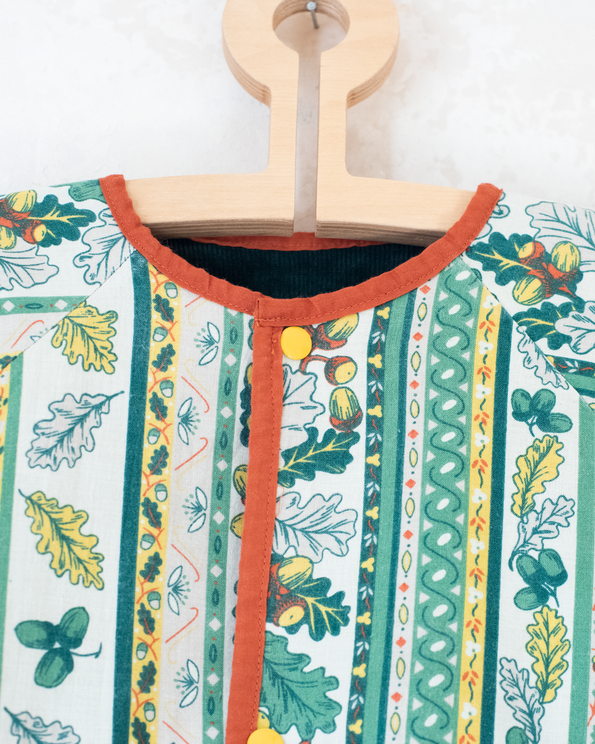 Reversible jacket with leaves, acorns and corduroy | 5-6 years