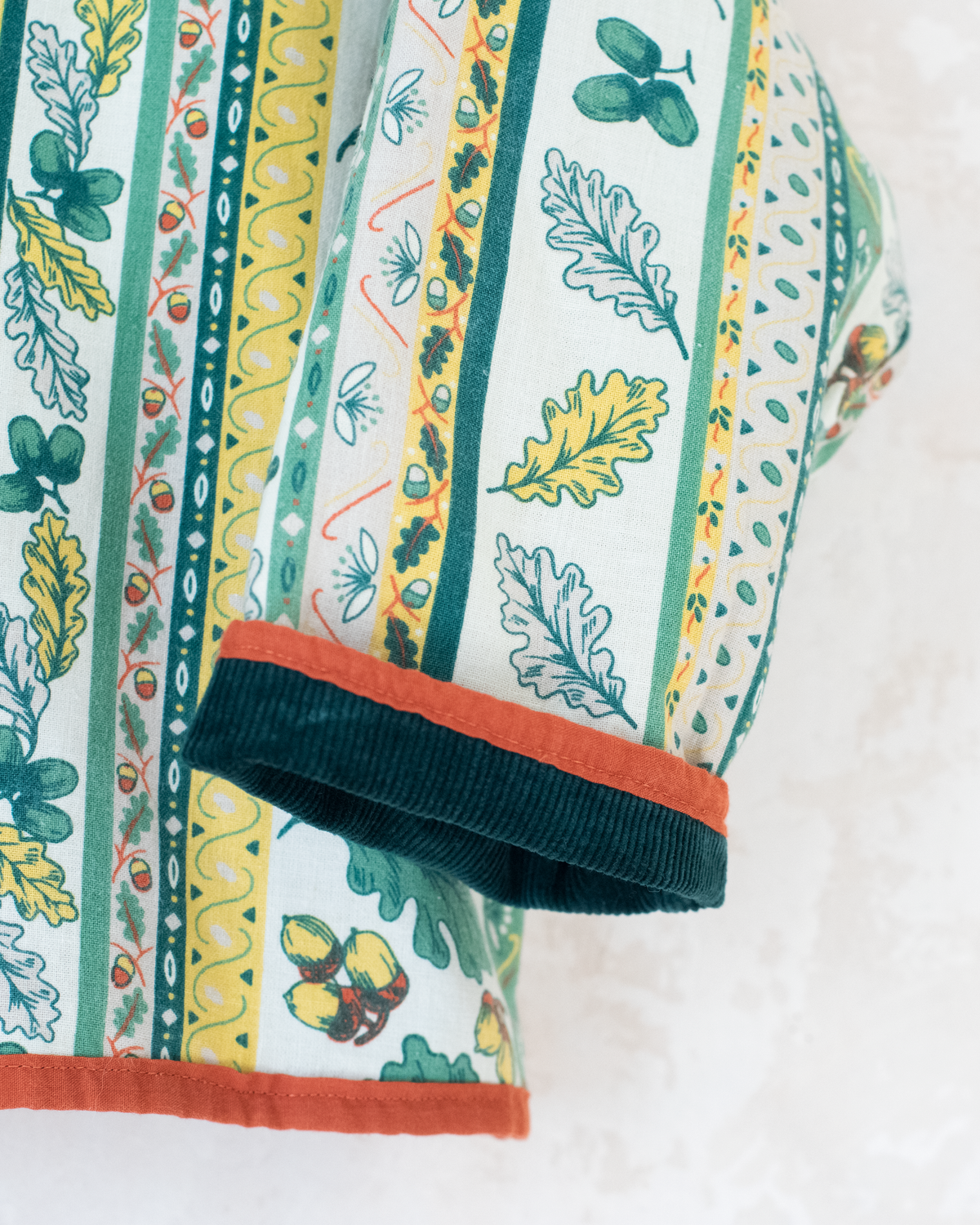 Reversible jacket with leaves, acorns and corduroy | 5-6 years