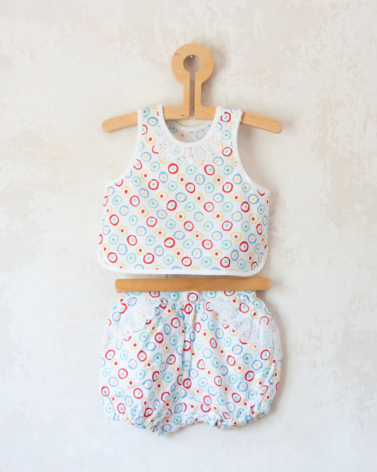 Set of colorful circles with white lace | 6-9 months
