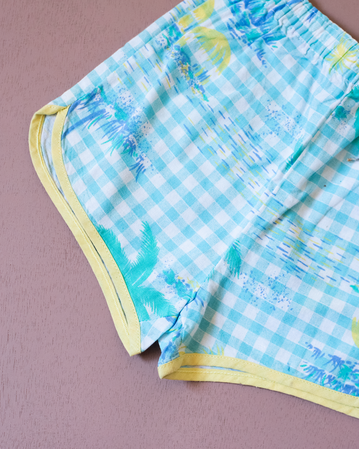 Checkered shorts with palms and a boat | French dead stock | 11-12 years