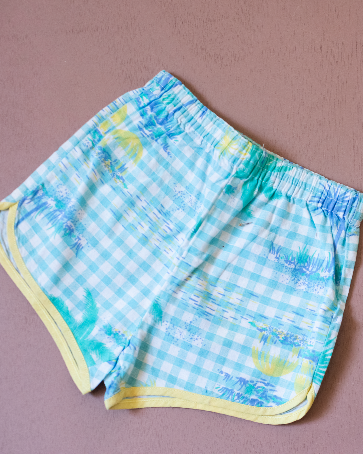 Checkered shorts with palms and a boat | French dead stock | 11-12 years