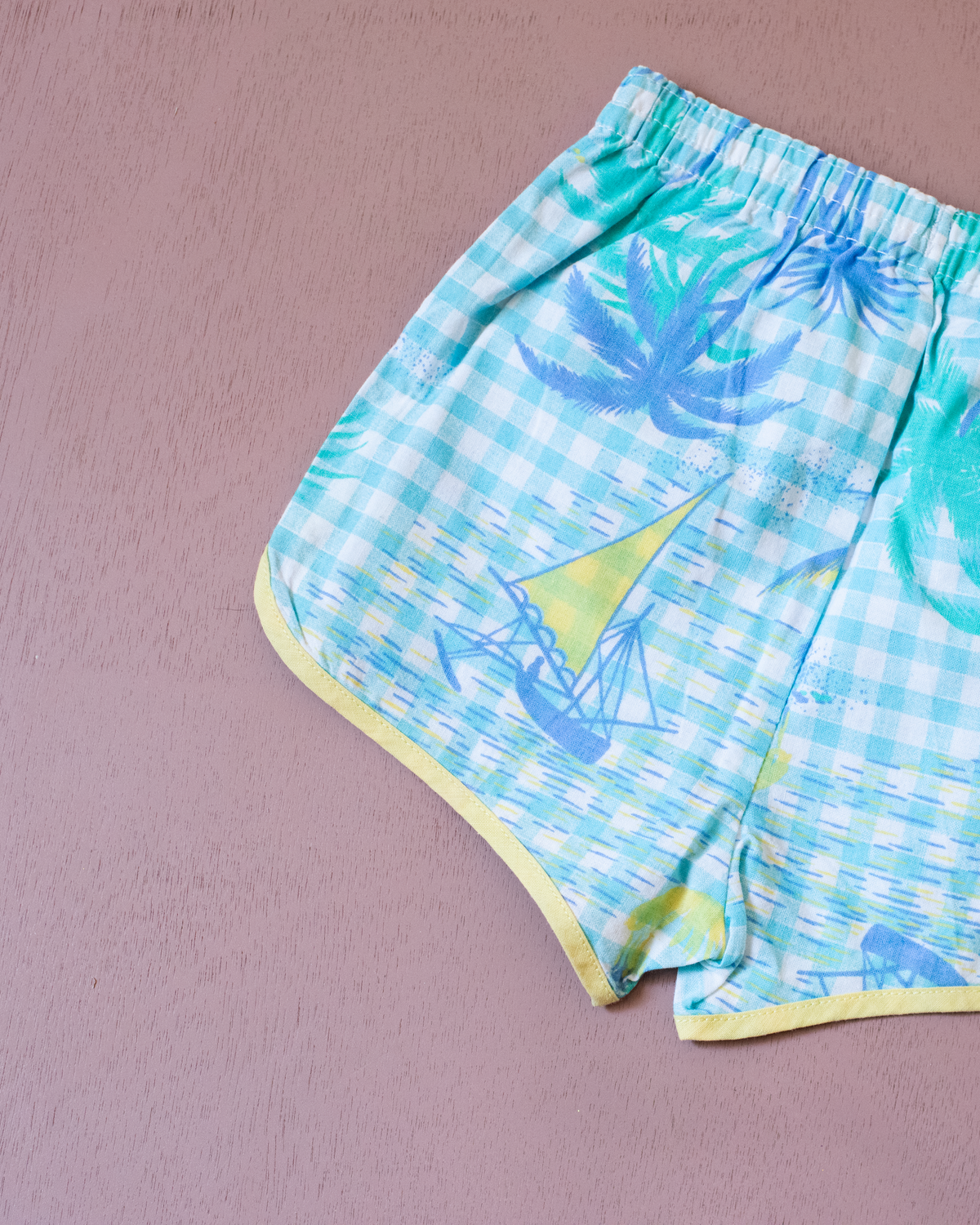 Checkered shorts with palms and a boat | French dead stock | 11-12 years