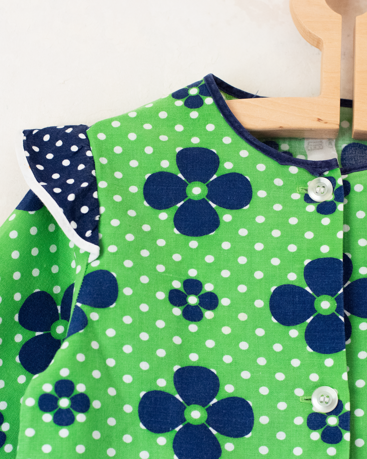 Green tunic from the 70s with flowers and dots | 5-6 years