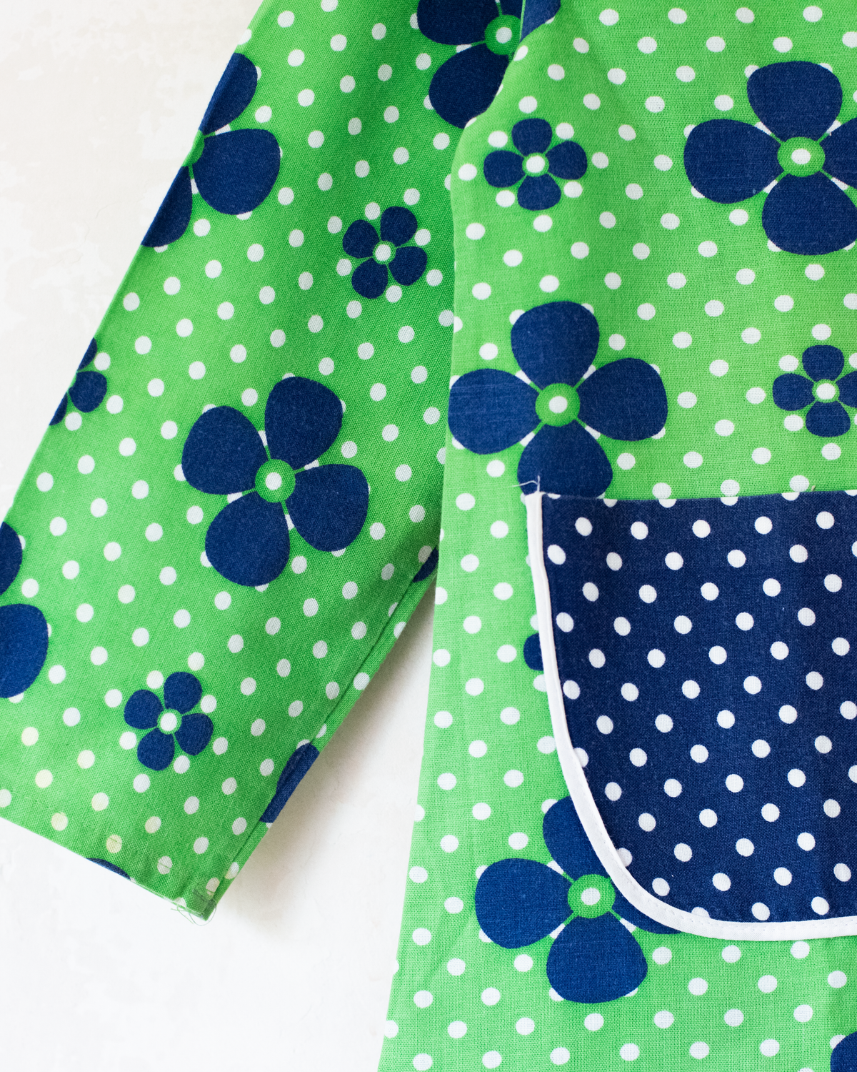 Green tunic from the 70s with flowers and dots | 5-6 years