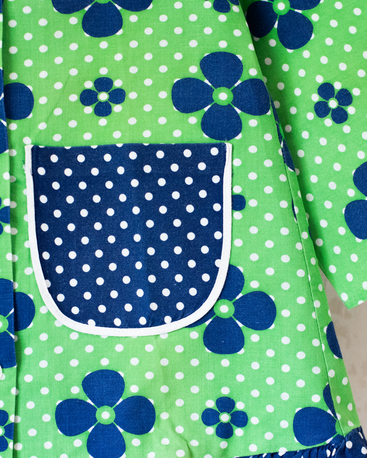 Green tunic from the 70s with flowers and dots | 5-6 years