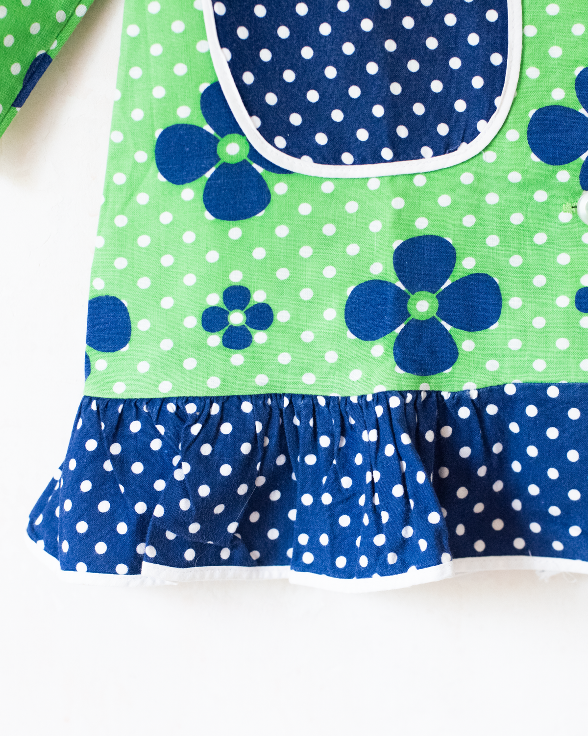 Green tunic from the 70s with flowers and dots | 5-6 years