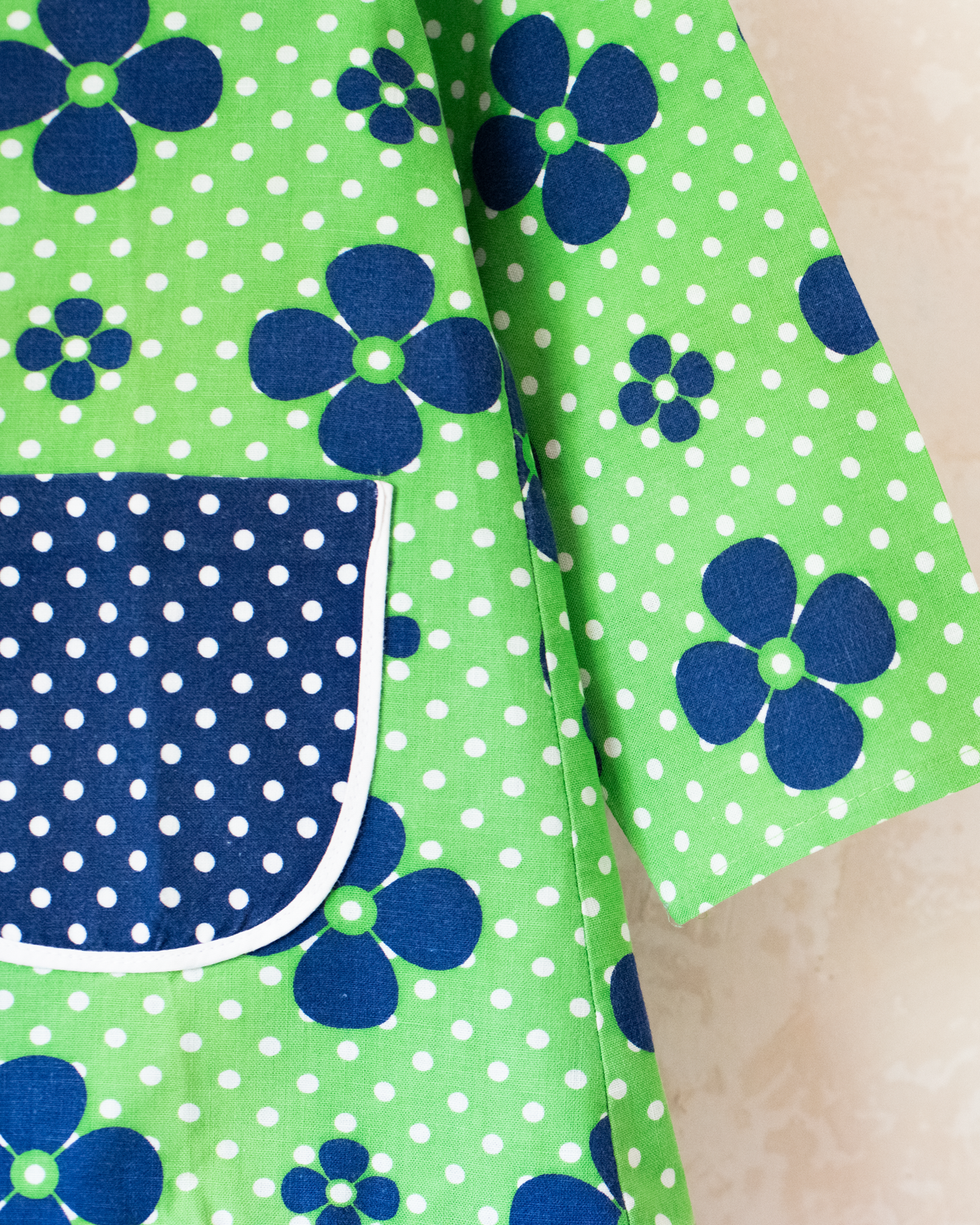 Green tunic from the 70s with flowers and dots | 5-6 years